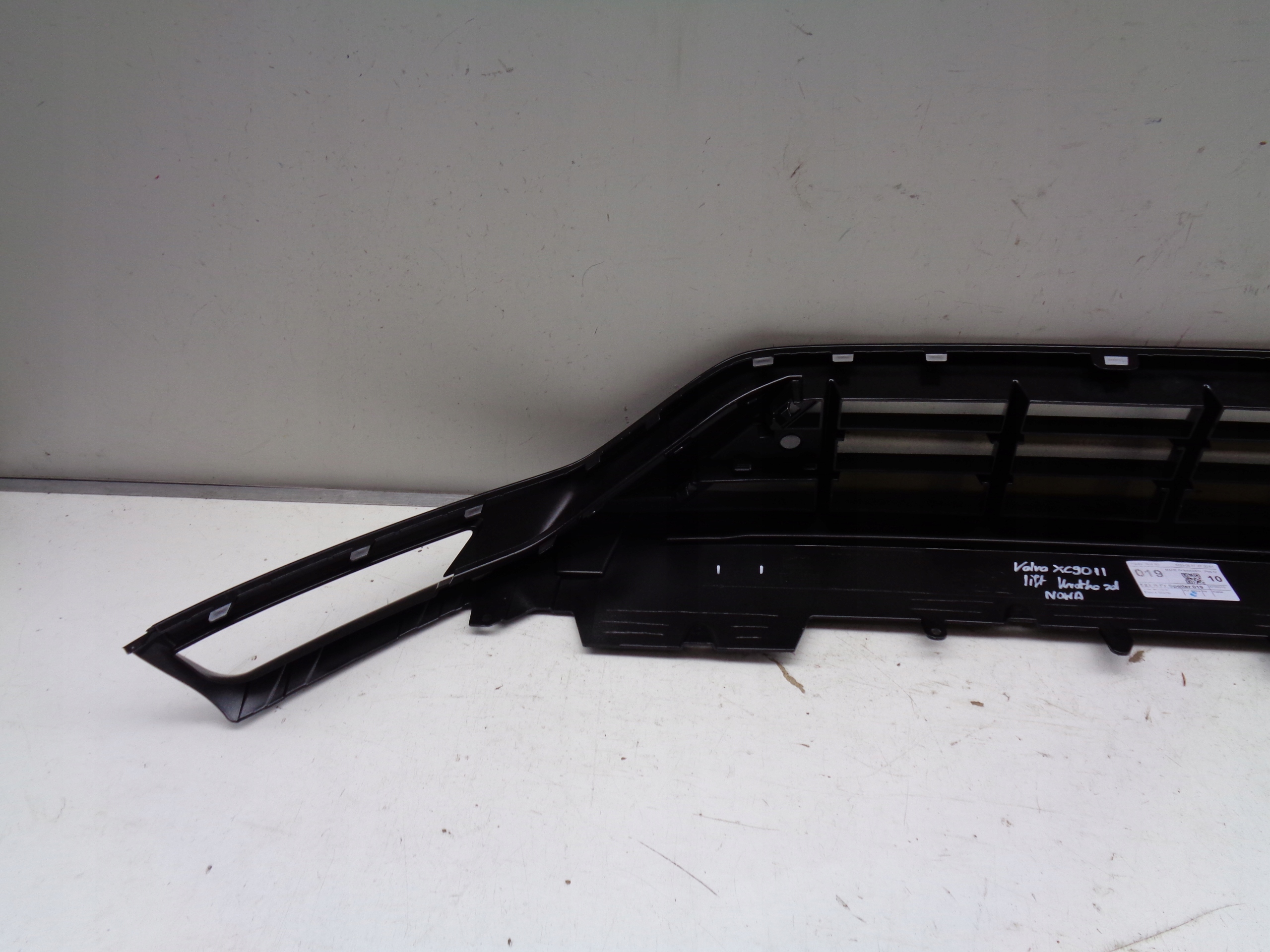 NOVA LISTA NARAZNIKA VOLVO XC90 20- LIFT R-DESIGN