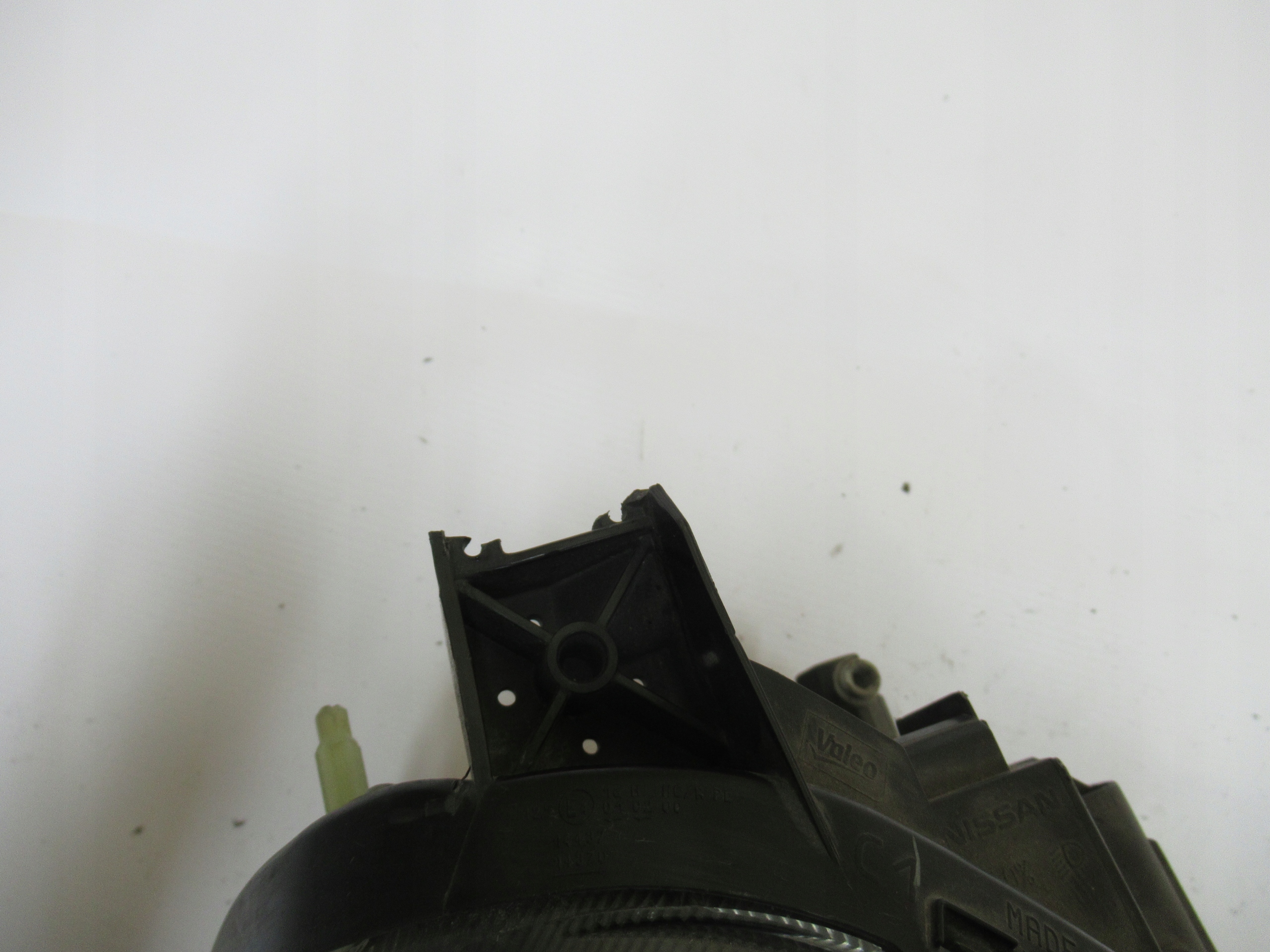 PRAVE PREDNE SVETLO NISSAN MICRA K13 10-