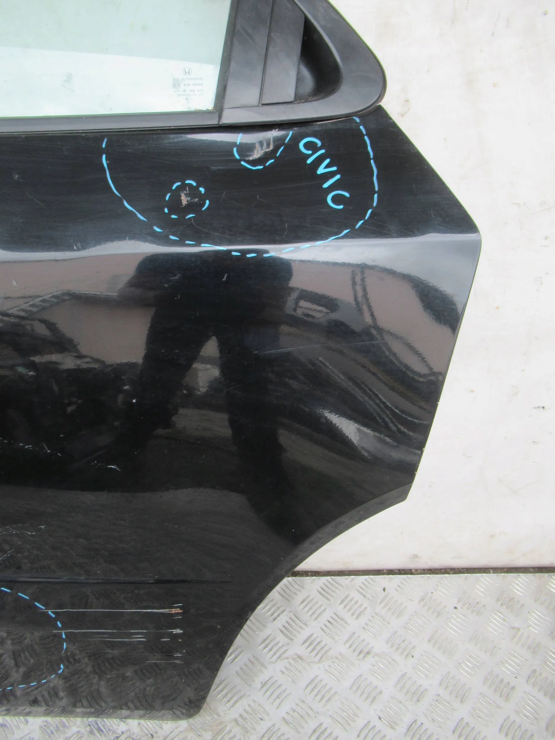 LAVE ZADNE DVERE CIVIC UFO