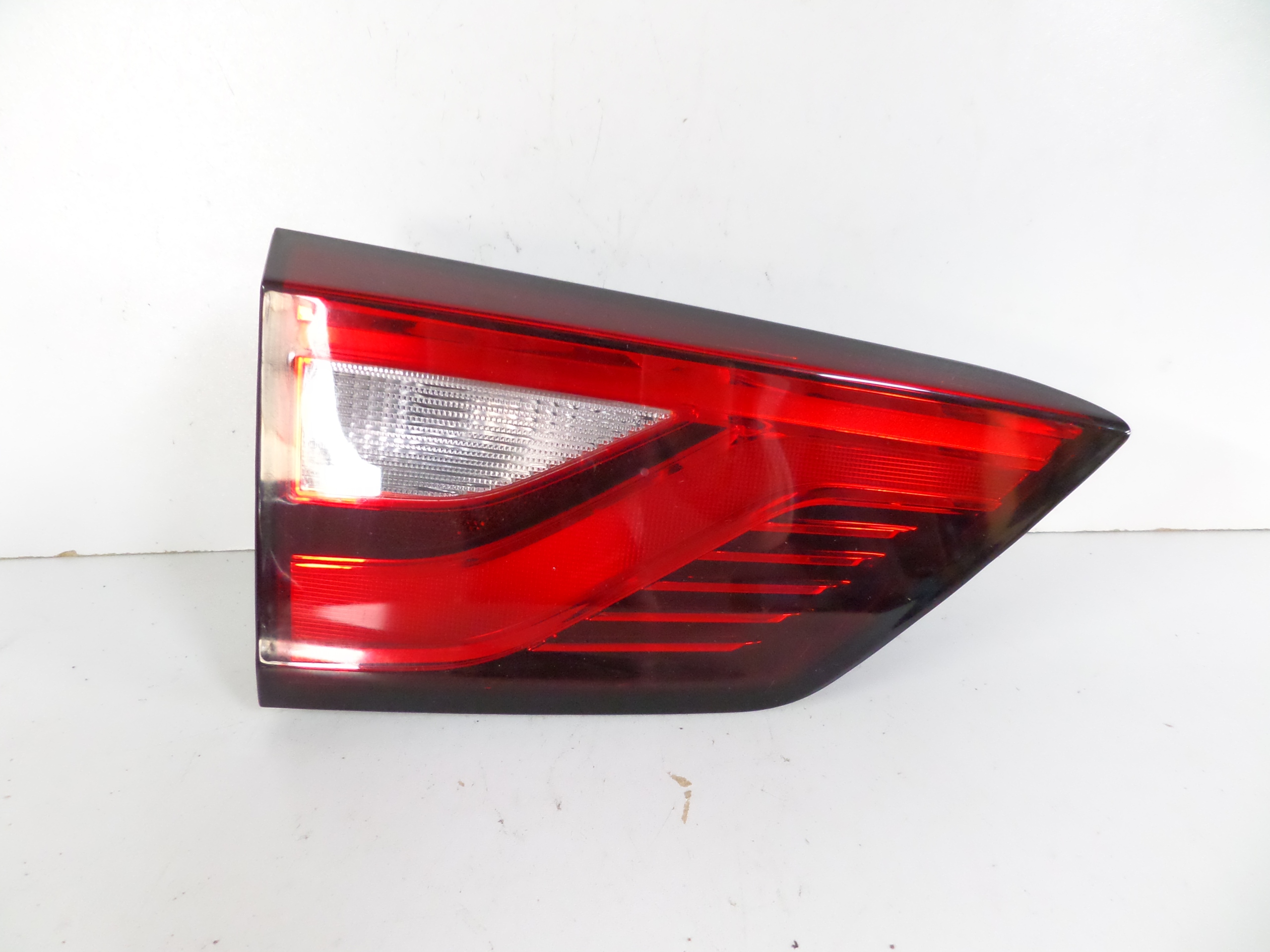 LAVE ZADNE SVETLO MG ZS 17-