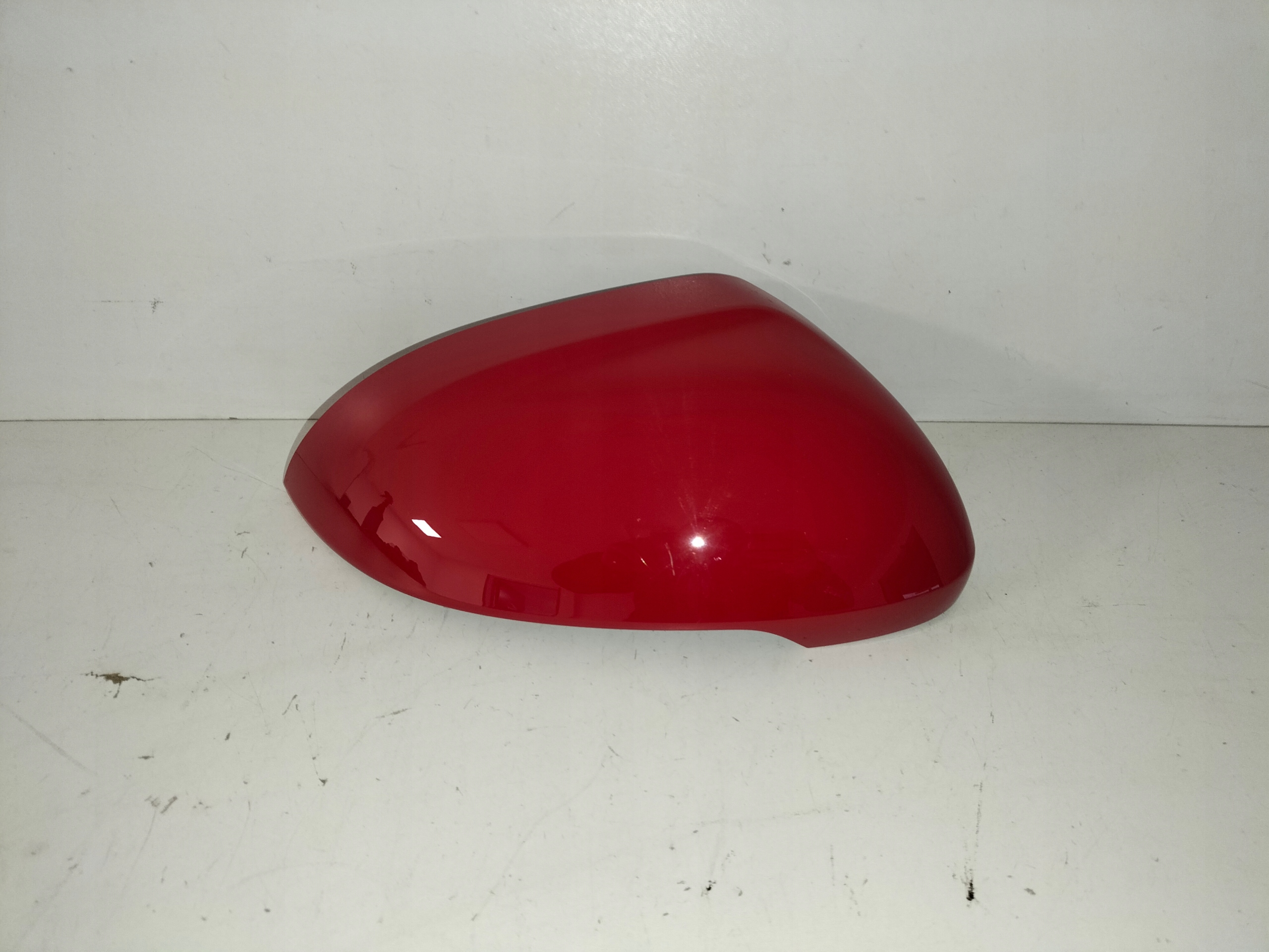 OBAL PRAVÉHO ZRKADLA VW PASSAT B8 14-