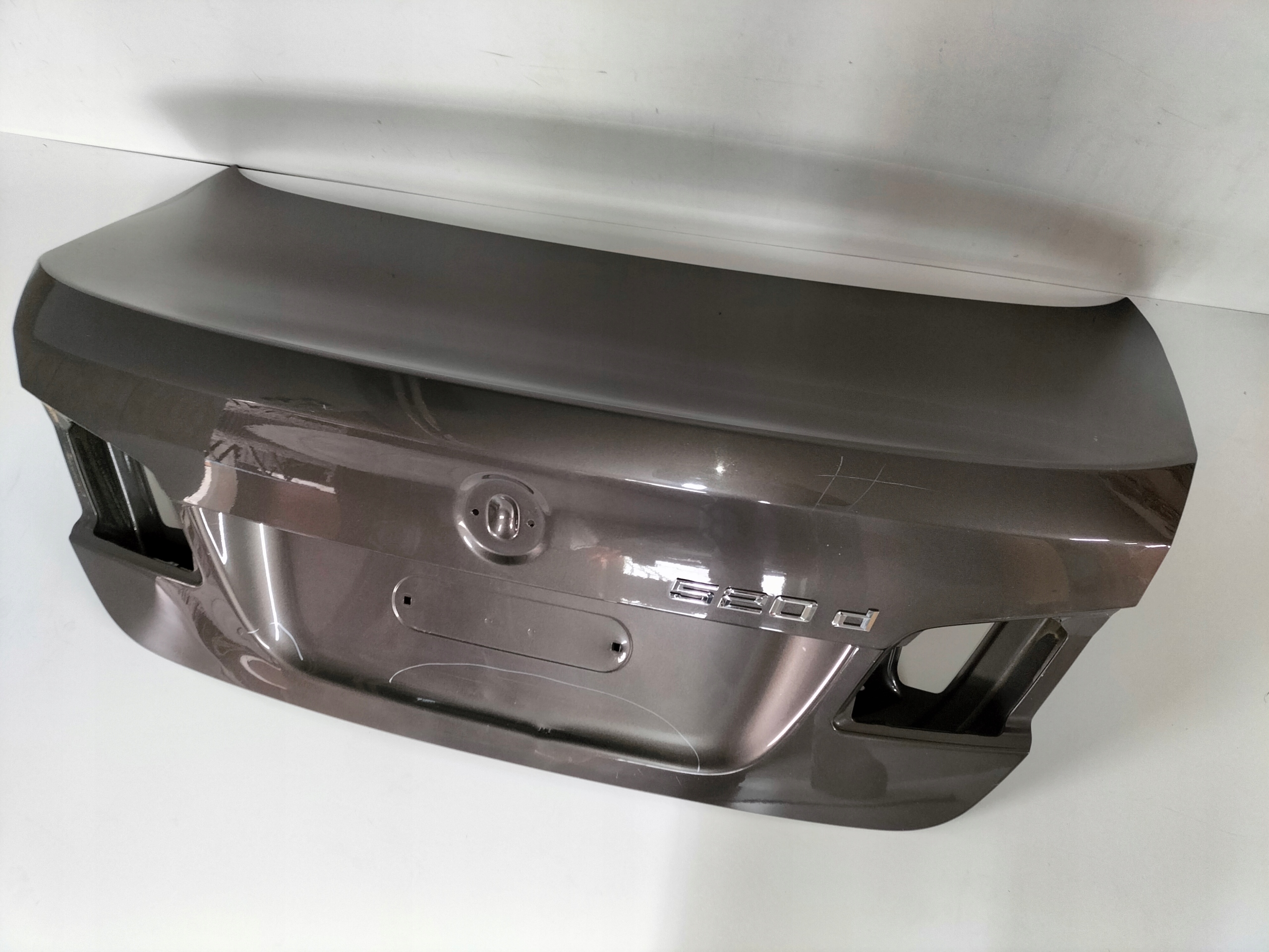 ZADNÁ KAPOTA BMW 5 F10 10-17 SEDAN