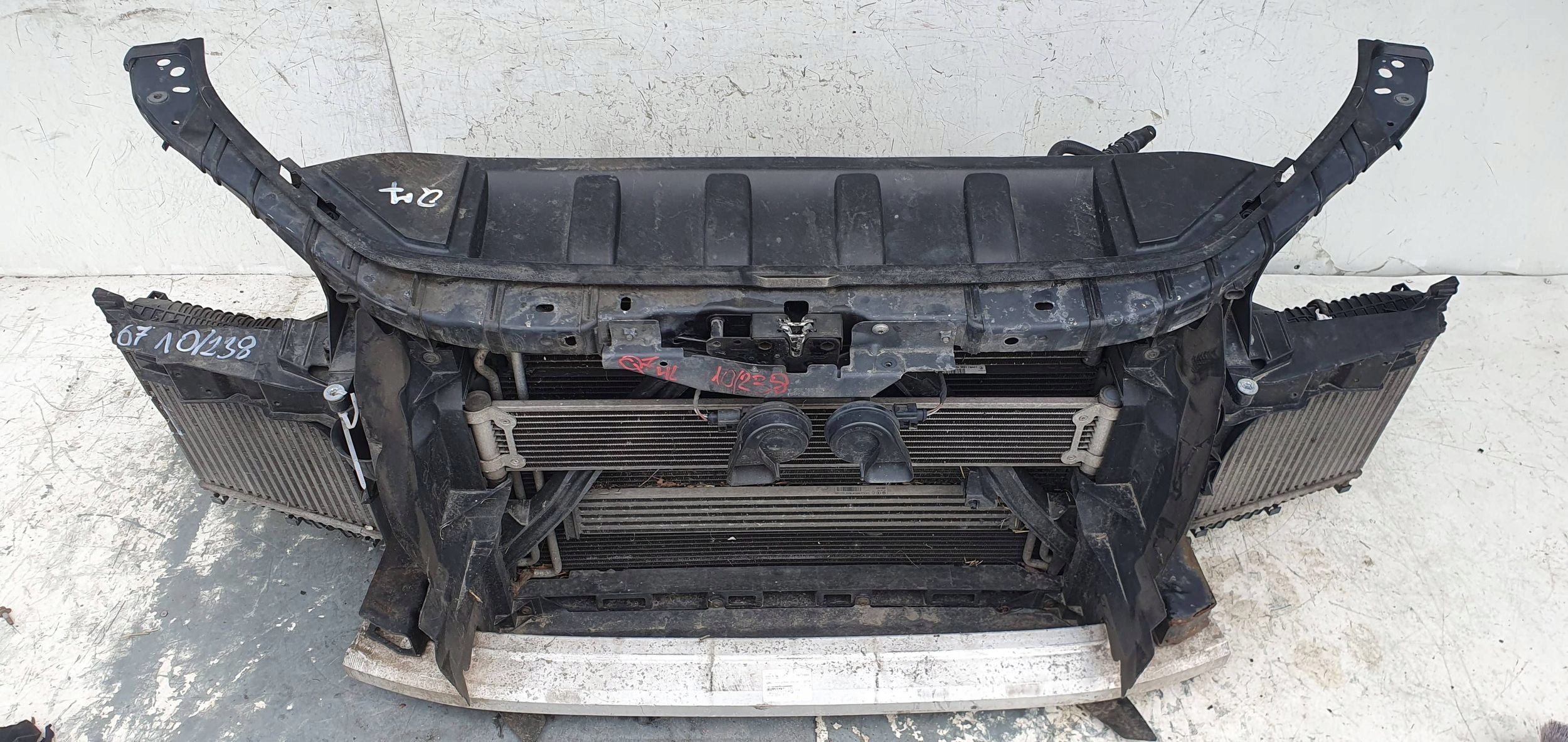 Audi Q7 4L 3.0 TDI PREDNE CELO