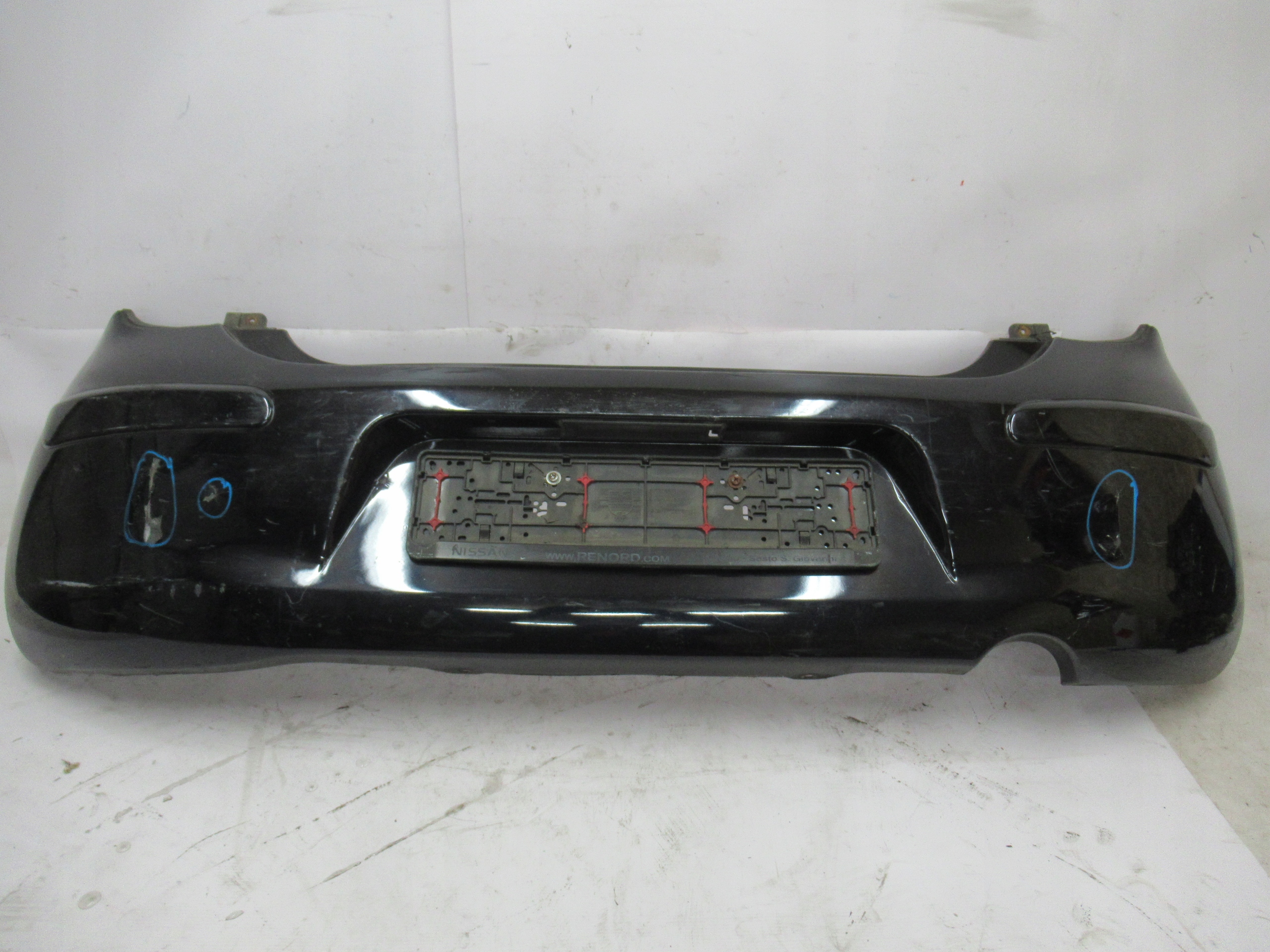 ZADNÝ NÁRAZNÍK NISSAN MICRA K13