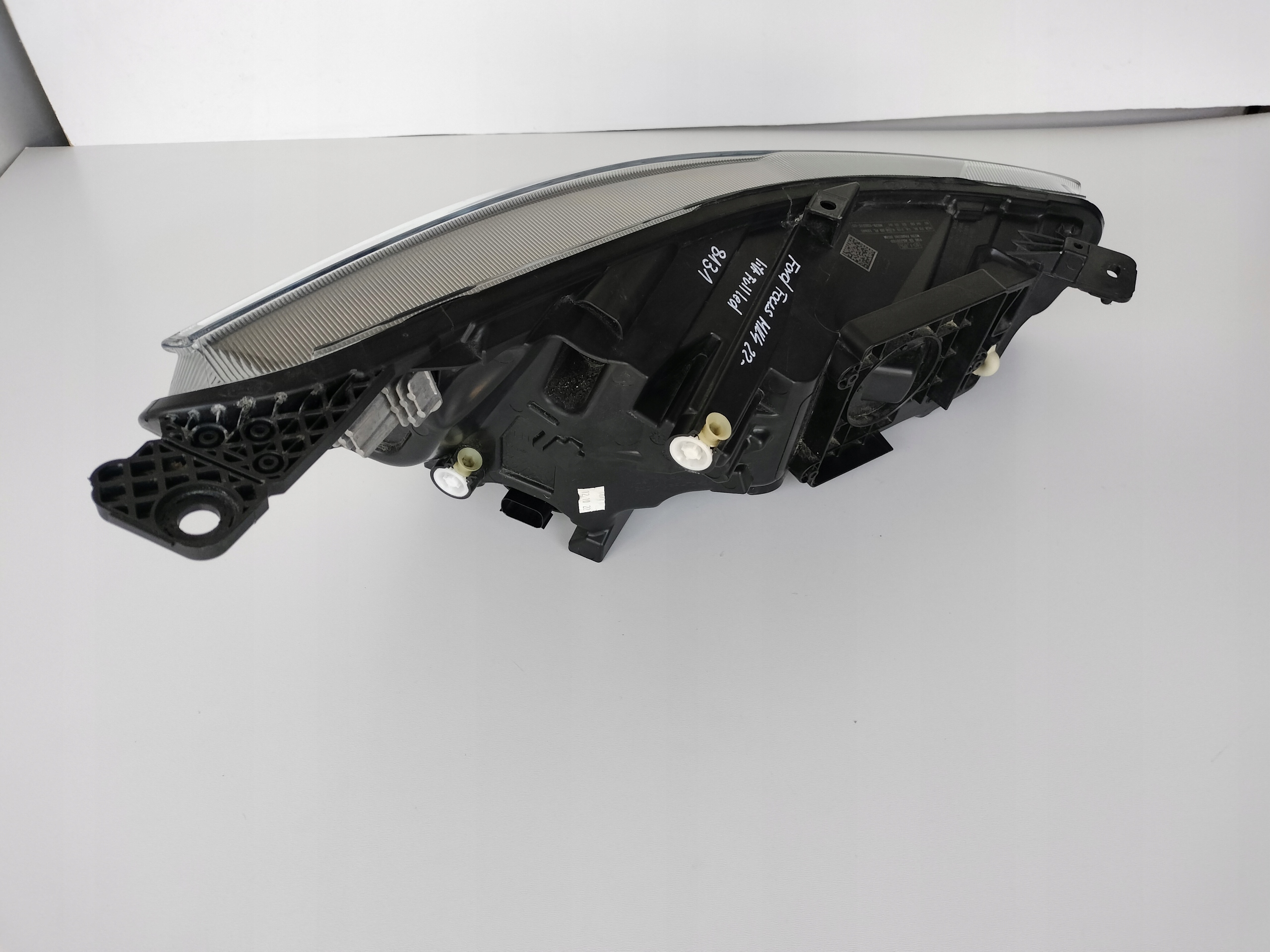 LAVE PREDNE SVETLO FORD FOCUS MK4 22- LIFT FULL LED