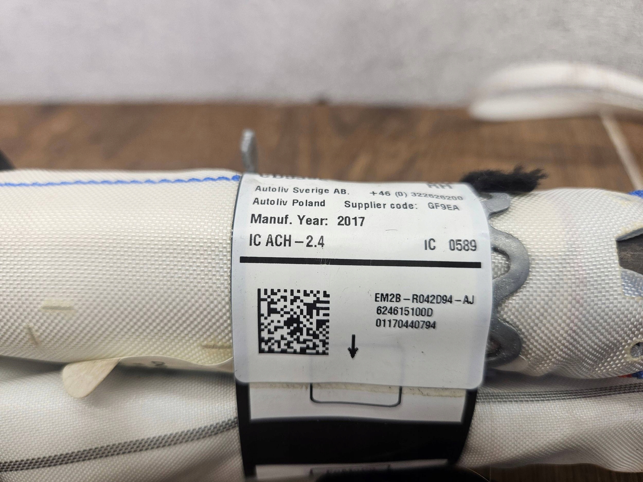 FORD S-MAX S MAX MK2 EM2B-R042D94-AJ PRAVA ZACLONA AIRBAG