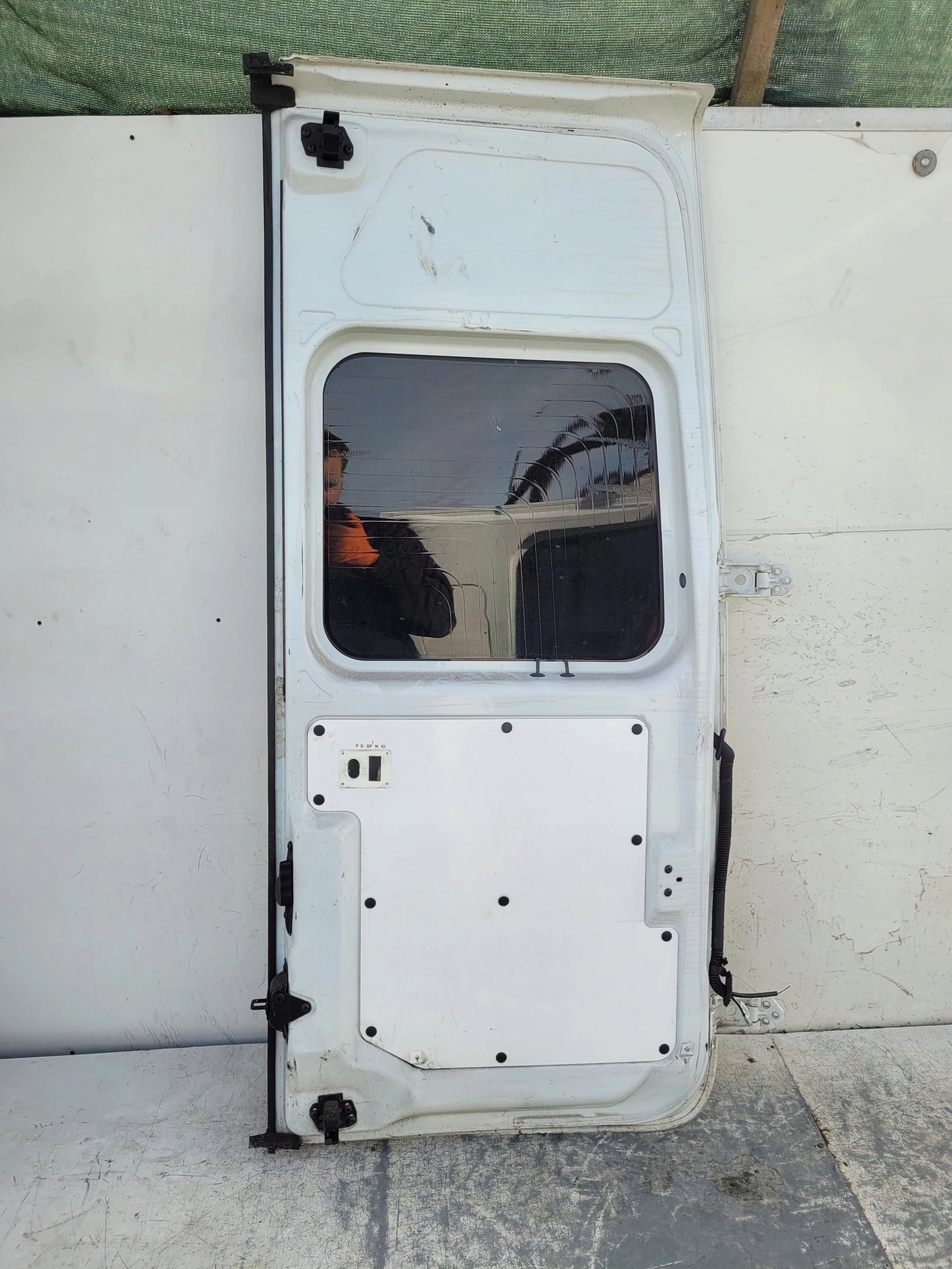 RENAULT MASTER III 3 LAVE ZADNE DVERE SKLO