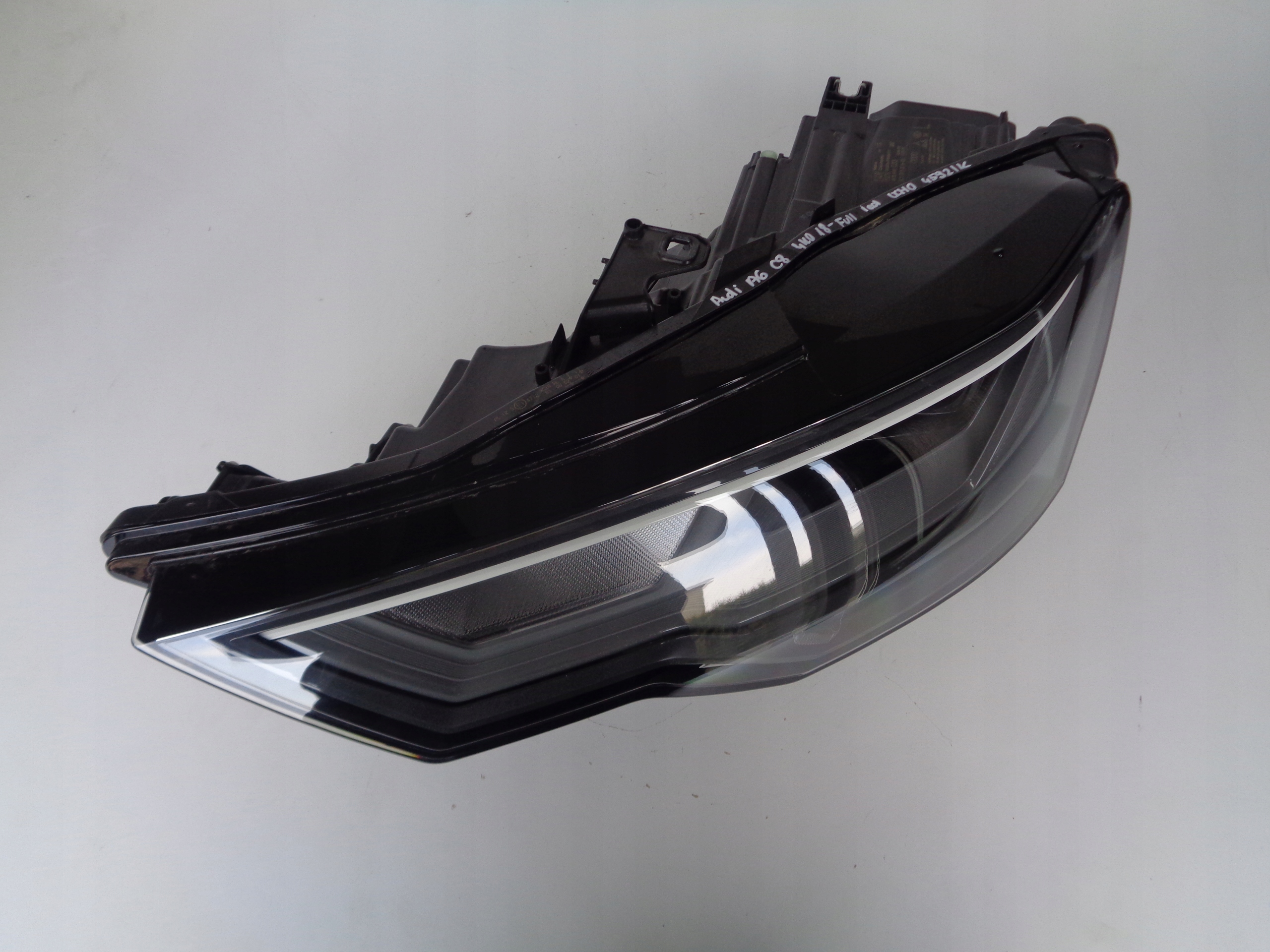 ĽAVÉ SVETLO AUDI A6 C8 4K 4K0 18- FULL LED