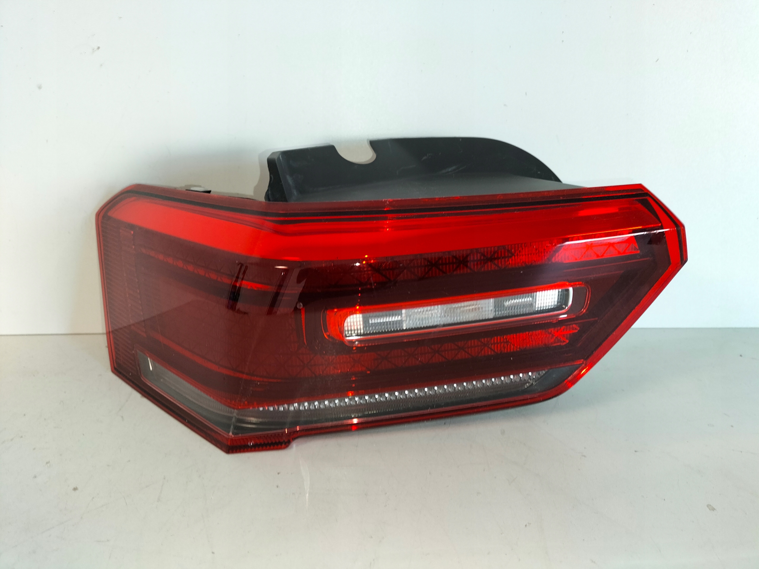 LAVE ZADNE SVETLO VW ID3 ID.3 19-23 LED