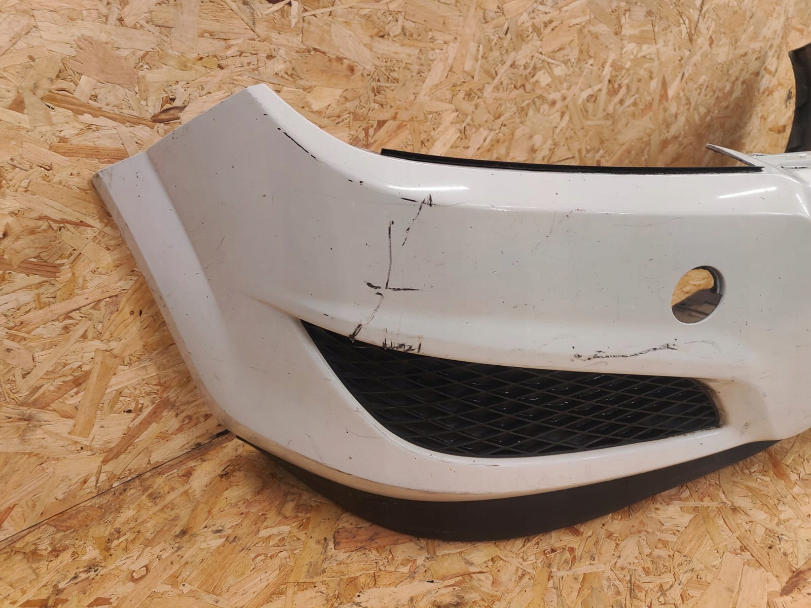 Opel Astra 07-12 lift PREDNÝ NÁRAZNÍK
