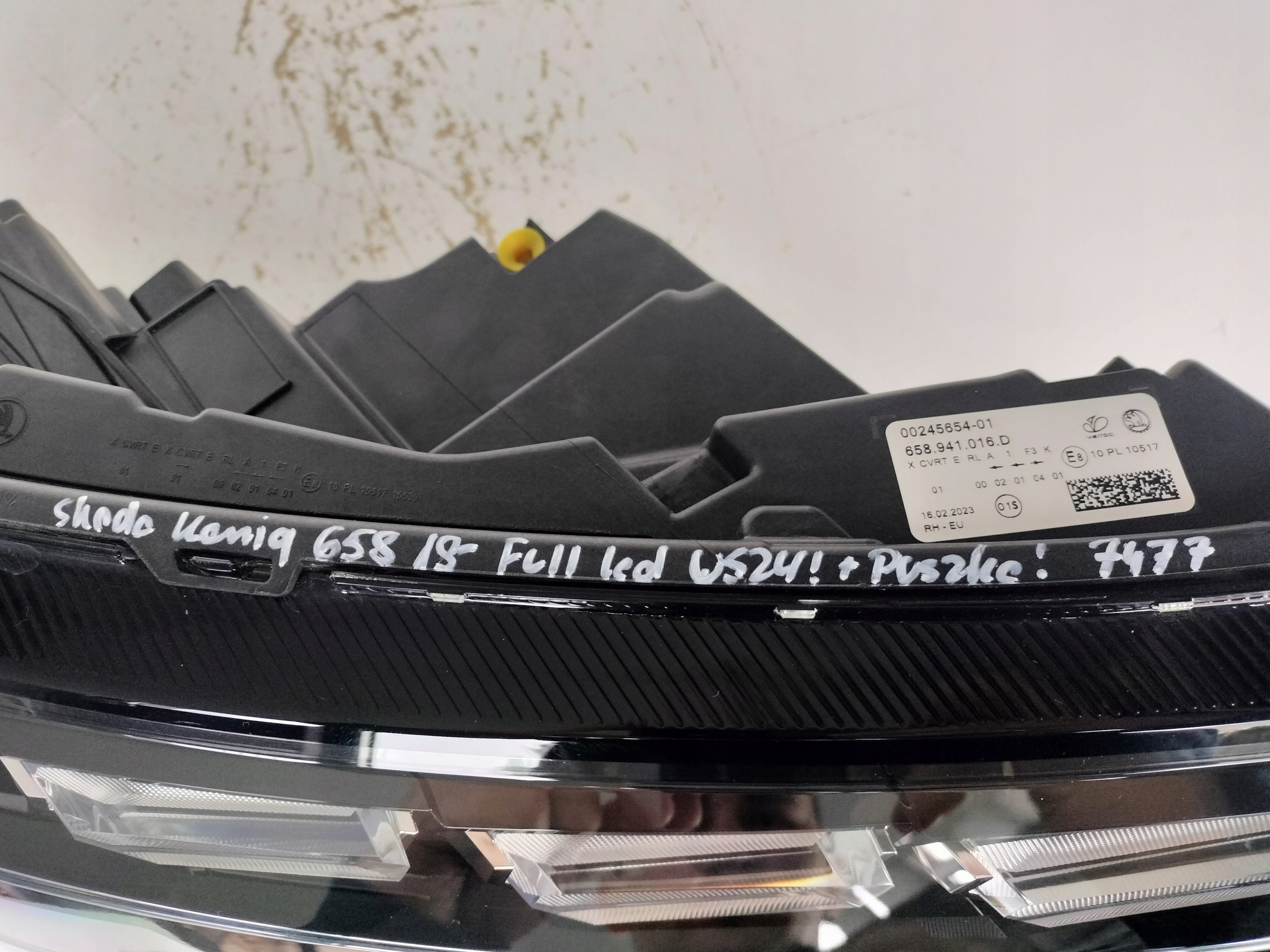 PRAVE PREDNE SVETLO SKODA KAMIQ 658 18- FULL LED