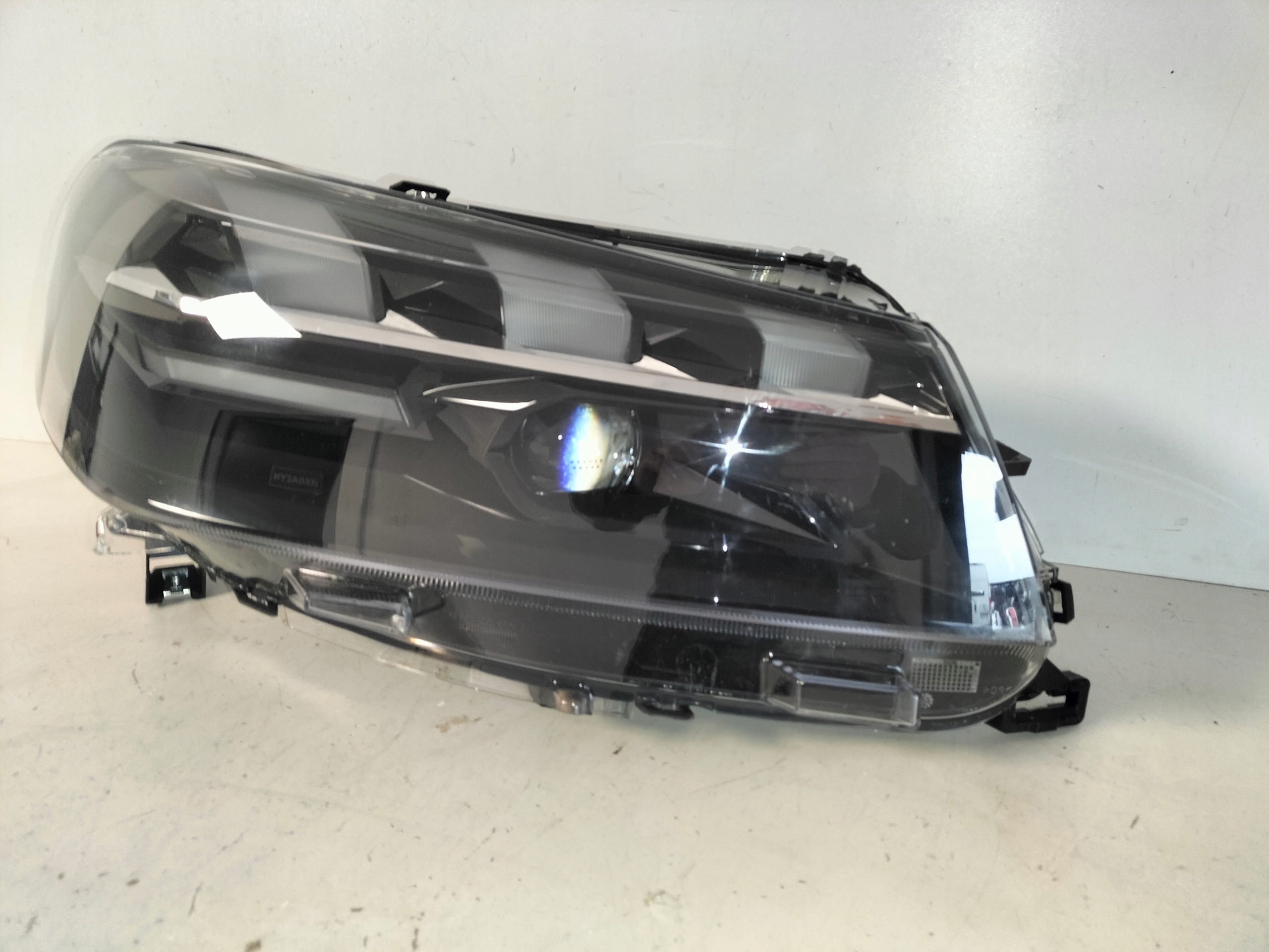 PRAVE PREDNE SVETLO PEUGEOT EXPERT IV TRAVELLER 24- FULL LED