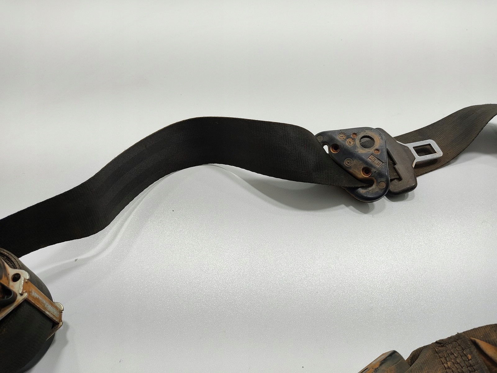 LAVY PREDNY BEZPECNOSTNY PÁS DEFENDER 608855000B 2007-14