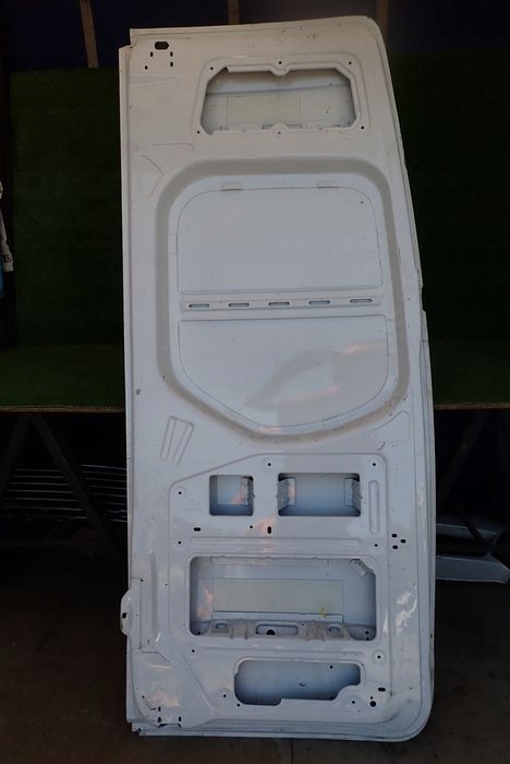 MERCEDES SPRINTER 907 910 18- LAVE ZADNE DVERE