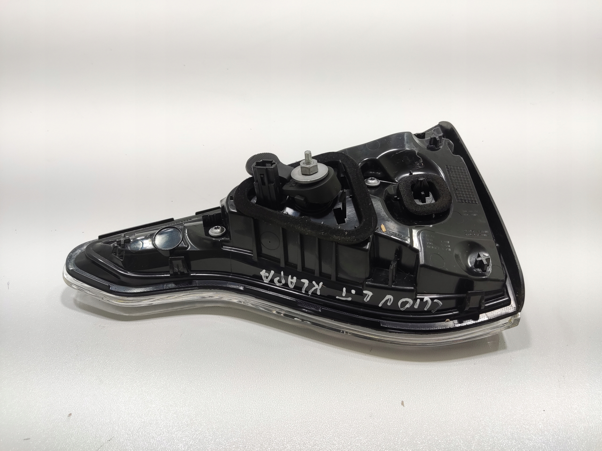 LAVE ZADNE SVETLO LED V KAPOTE RENAULT CLIO V 265555477R 2024-2025 LIFT