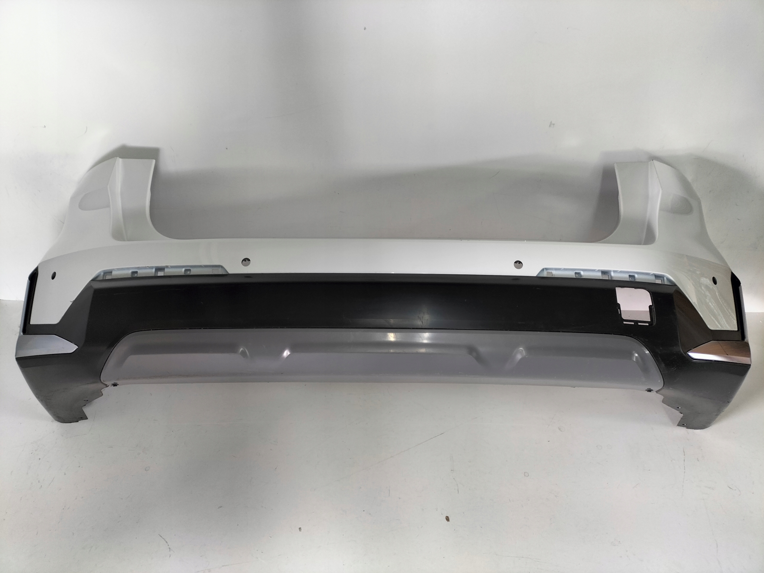 ZADNÝ NÁRAZNÍK BMW X1 U11 22-