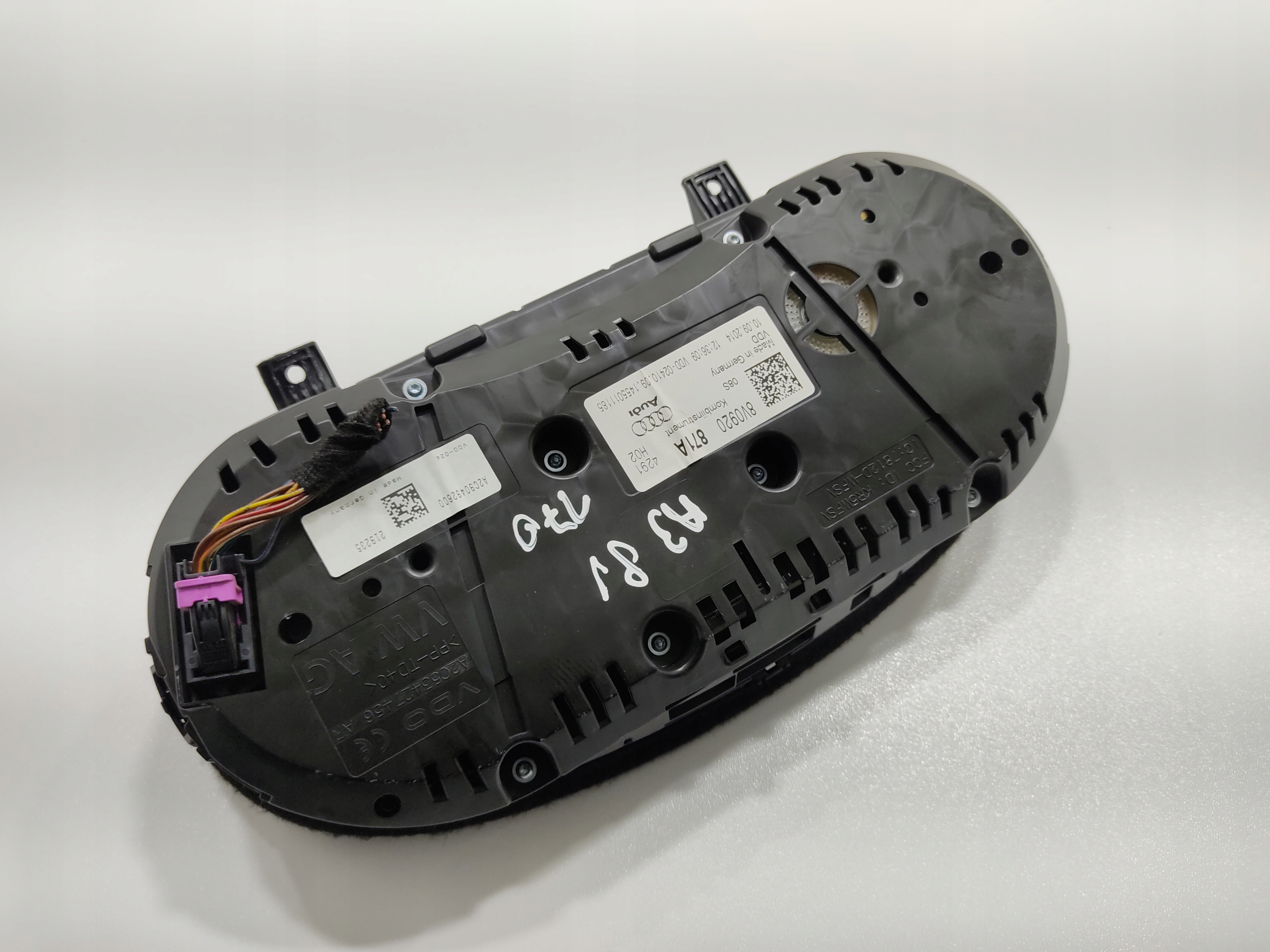 TACHOMETER BUDIKY AUDI A3 8V 2.0 TDI 8V0920871A 2012-2016 EUROPA