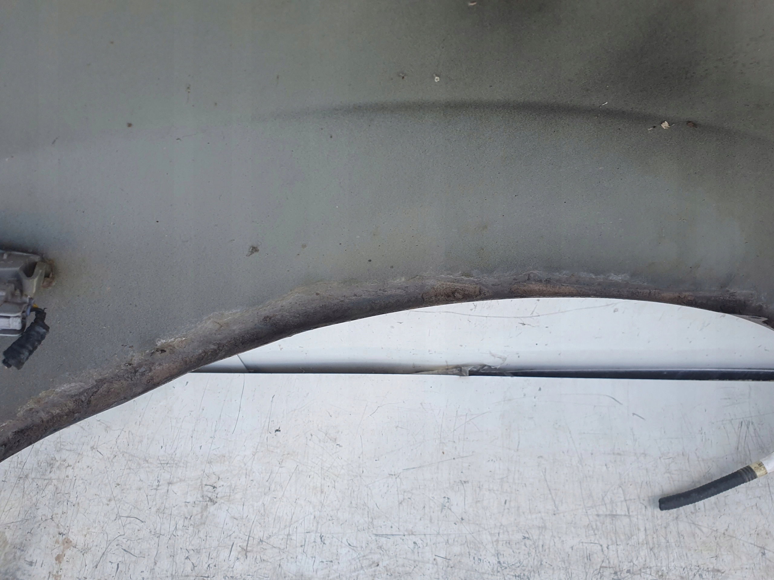 NISSAN MURANO LIFT Z51 ĽAVÝ PREDNÝ BLATNÍK