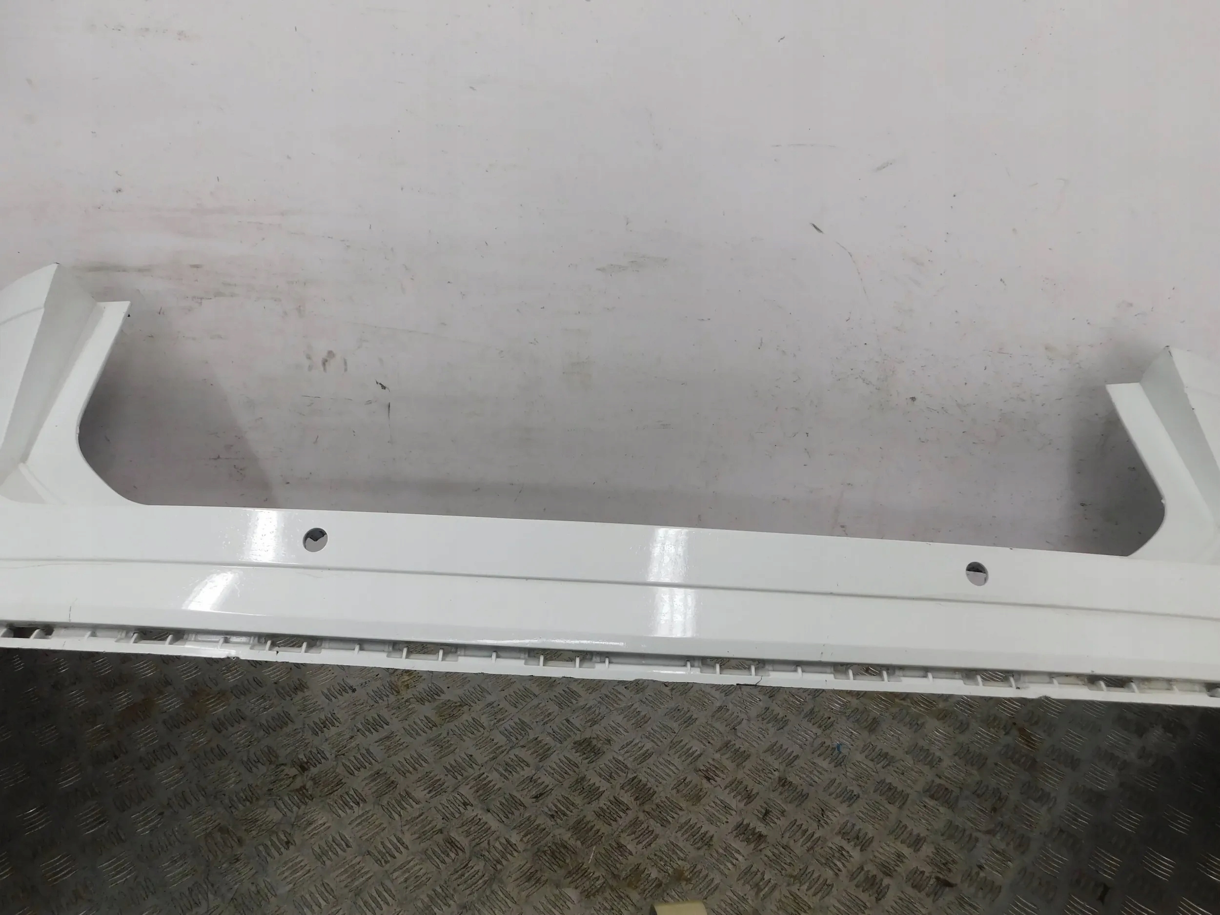 ZADNÝ NÁRAZNÍK VW TOURAN III 15-
