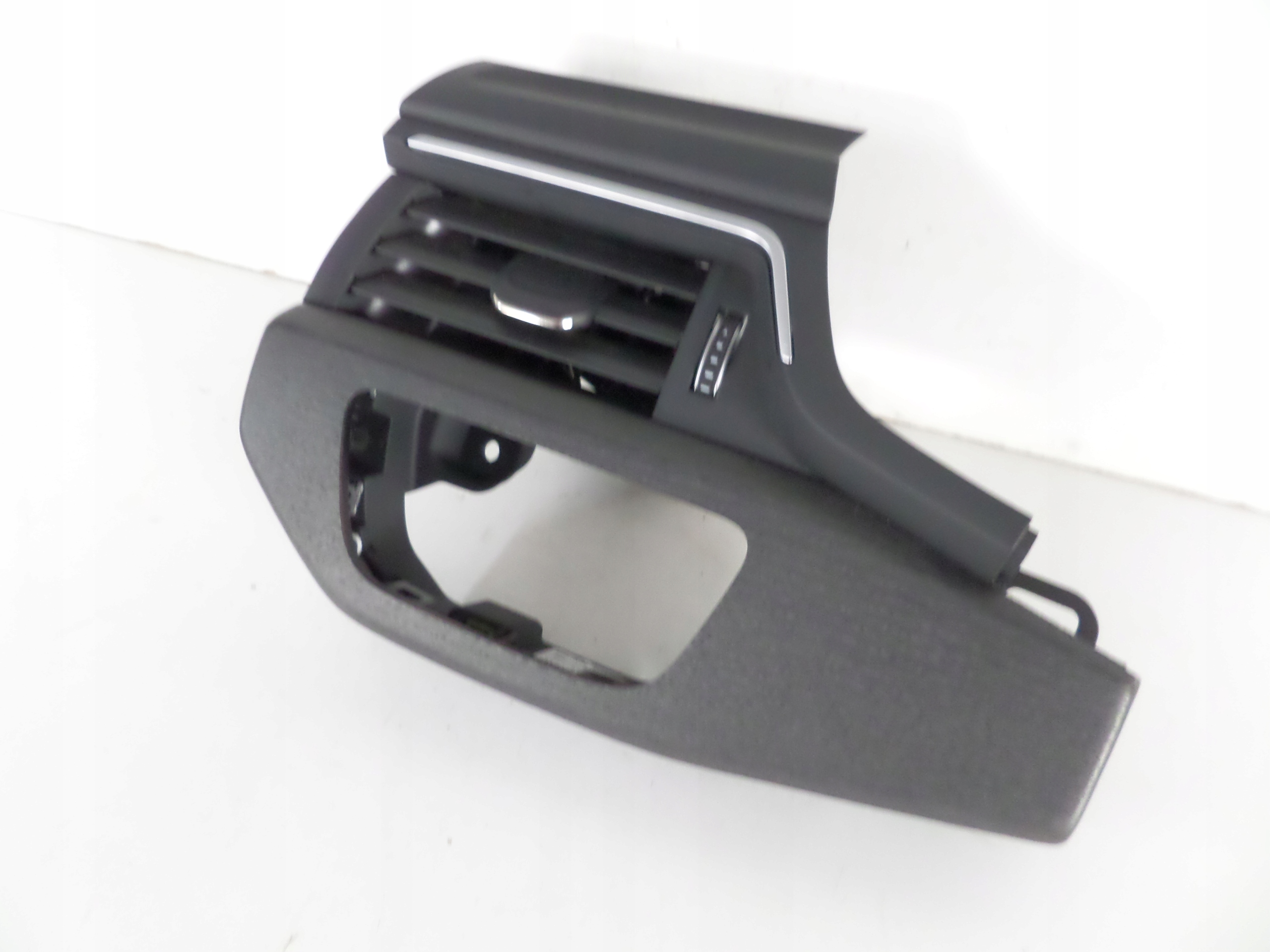 LAVY VYDUCH FUKAR KURENIA AUDI A4 B9 15-