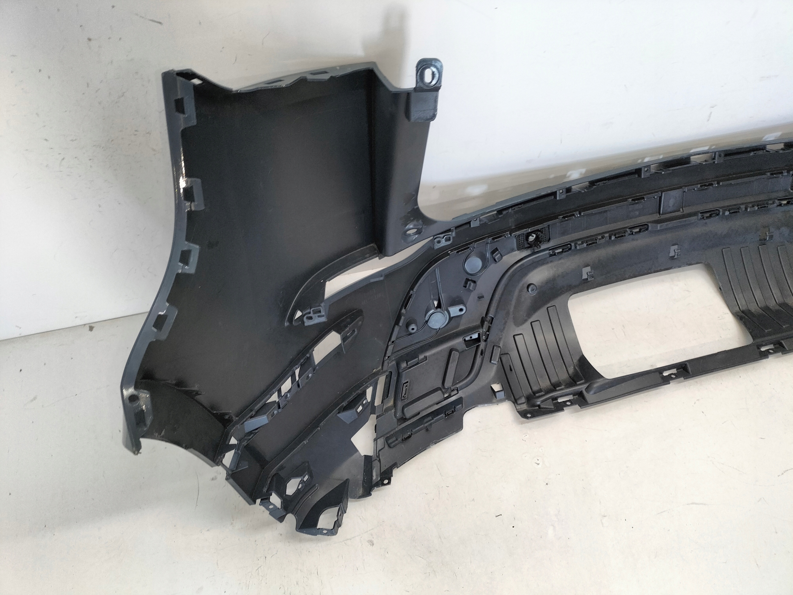 ZADNÝ NÁRAZNÍK RANGE ROVER EVOQUE II 19-