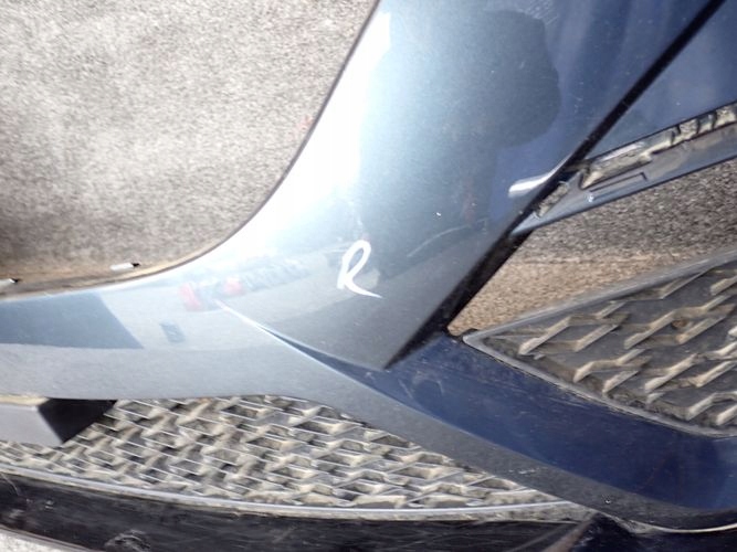SKODA OCTAVIA IV RS PREDNÝ NÁRAZNÍK NASÁVANIA VZDUCHU