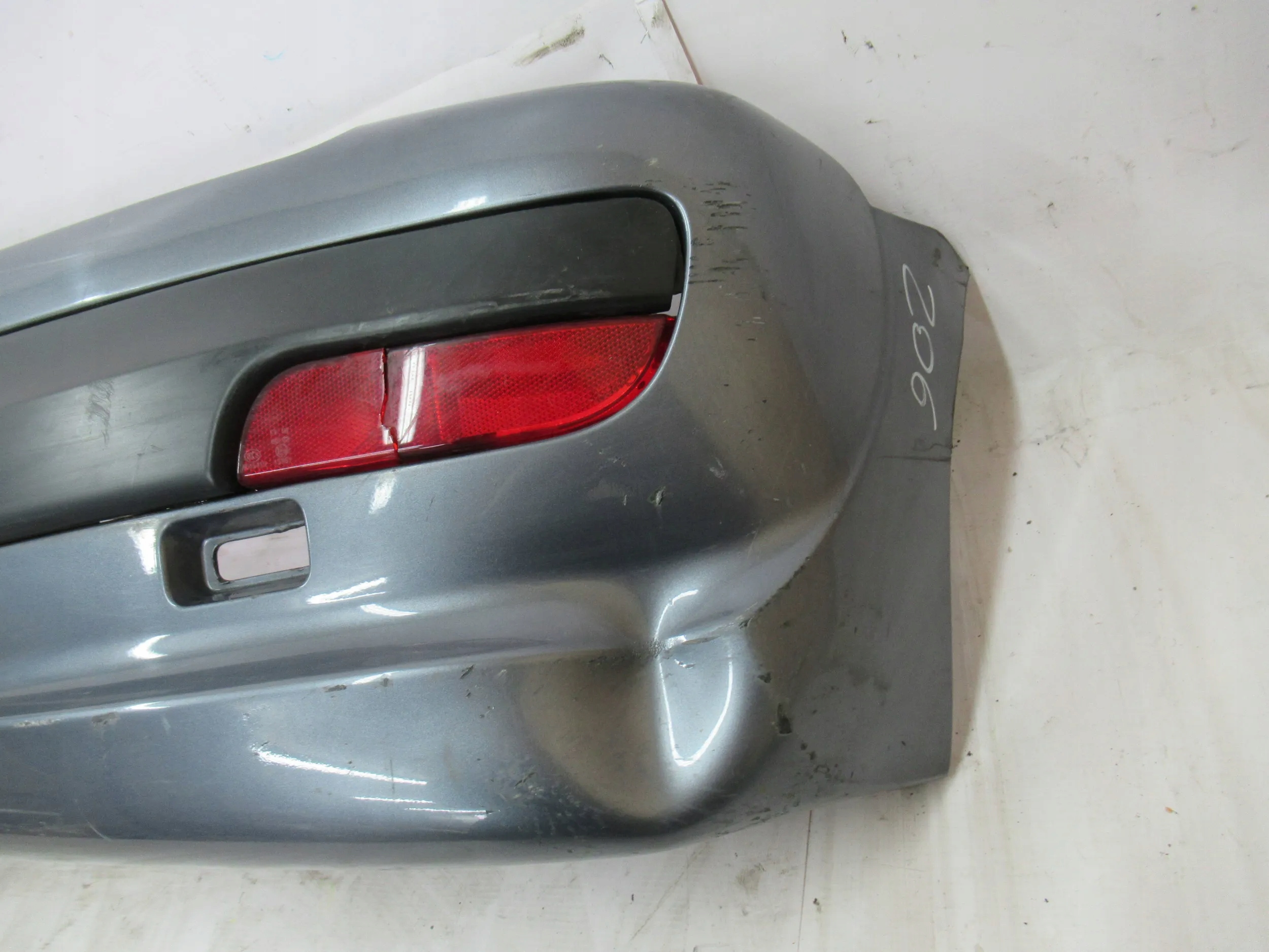 ZADNÝ NÁRAZNÍK Peugeot 206+ PLUS