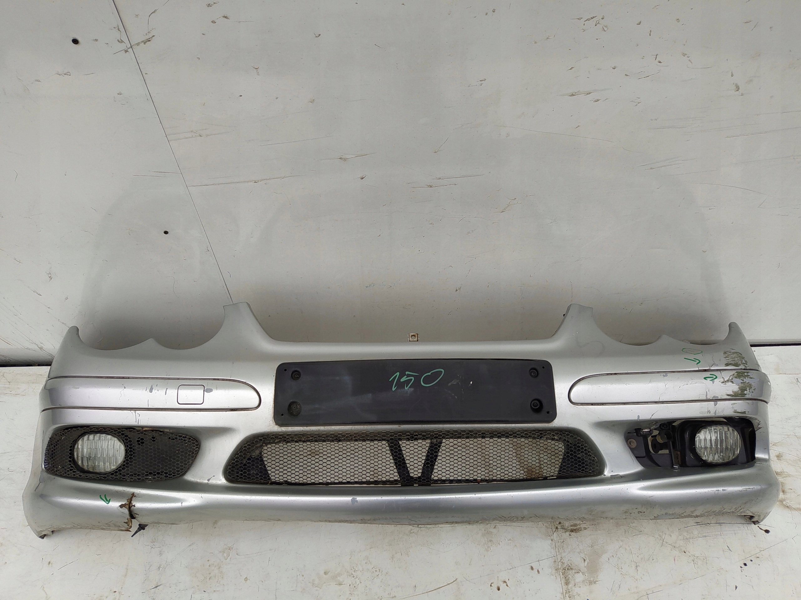 PREDNÝ NÁRAZNÍK MERCEDES w203 sportcoupe amg