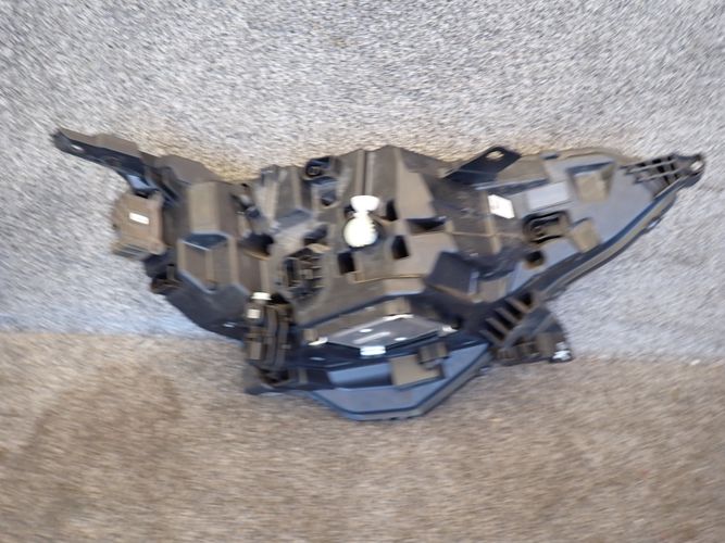 RENAULT ARKANA FULL LED LAVE PREDNE SVETLO 260602566R