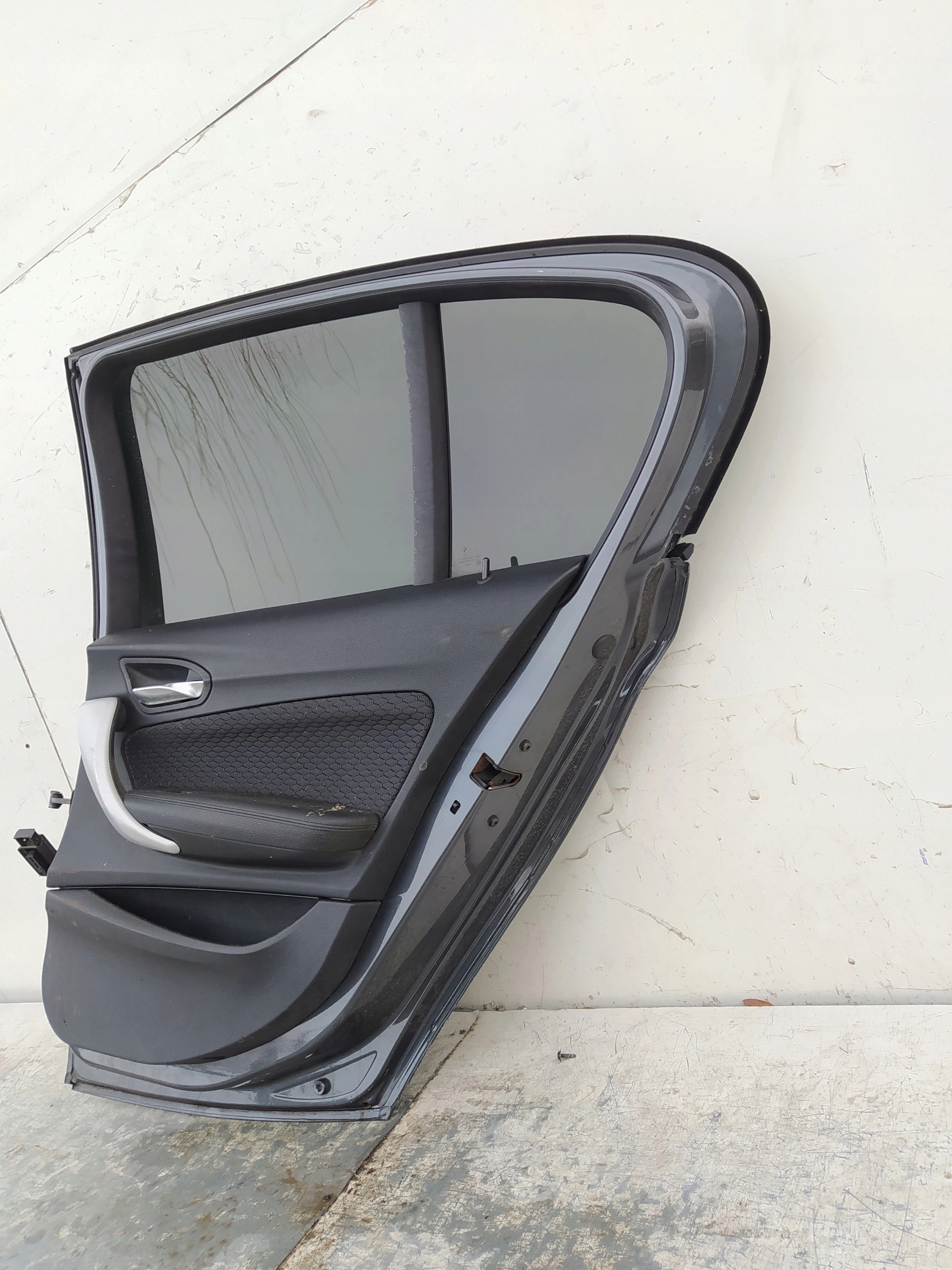 BMW 1 F20 PRAVE ZADNE DVERE