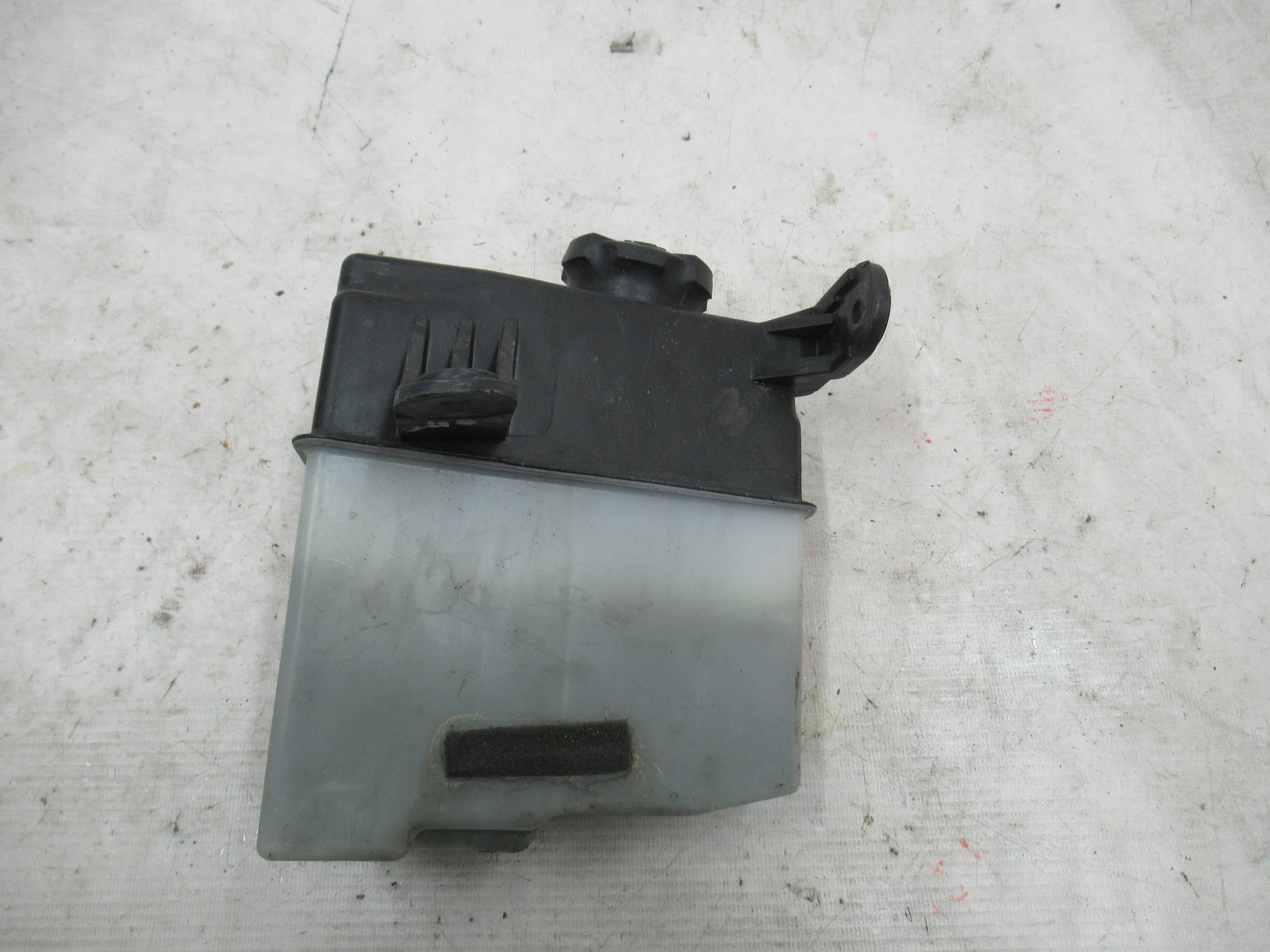 VYROVNAVACIA NADOBKA HYUNDAI I10 1.1 07-