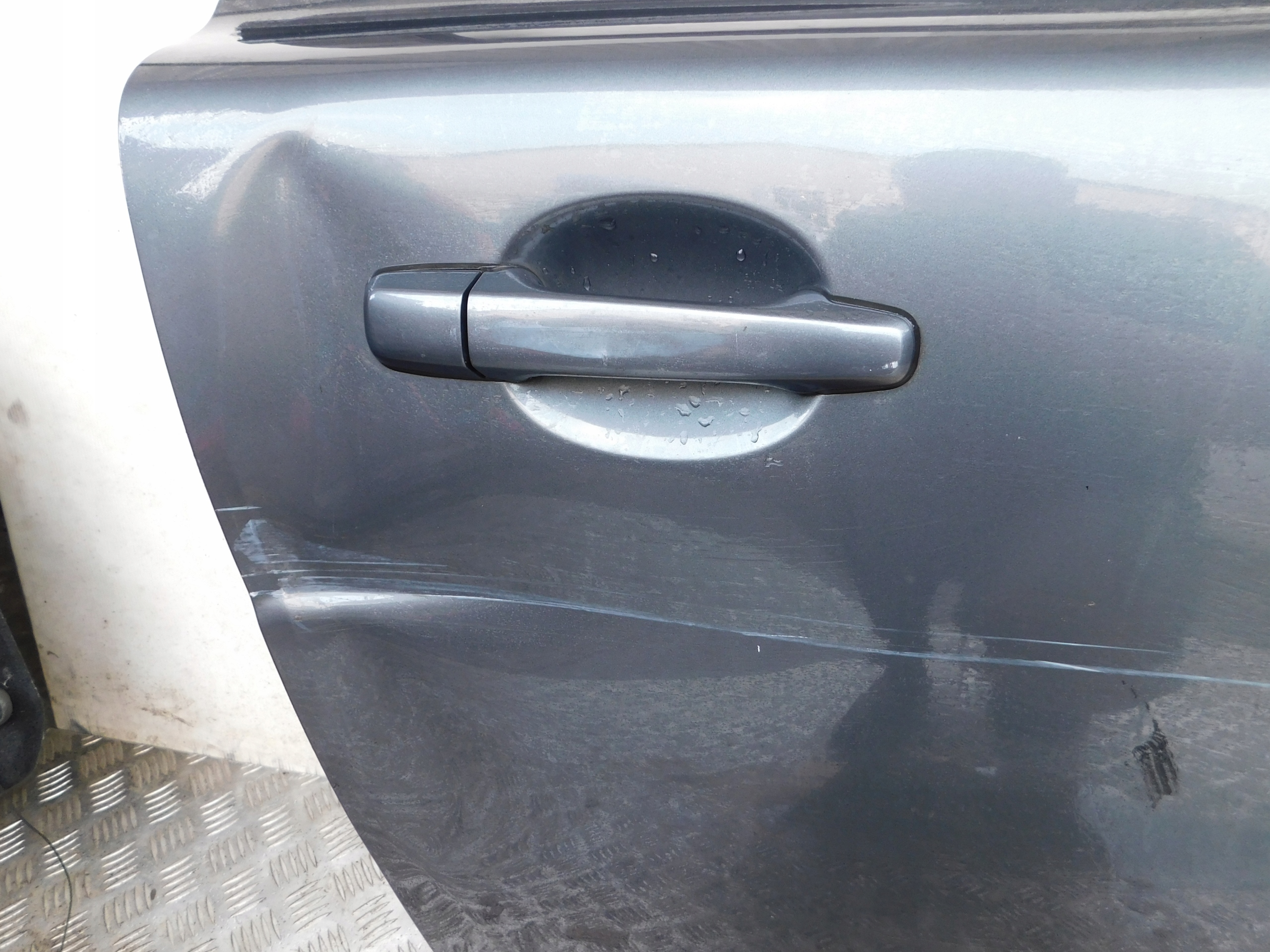 PRAVE DVERE VOLVO C30