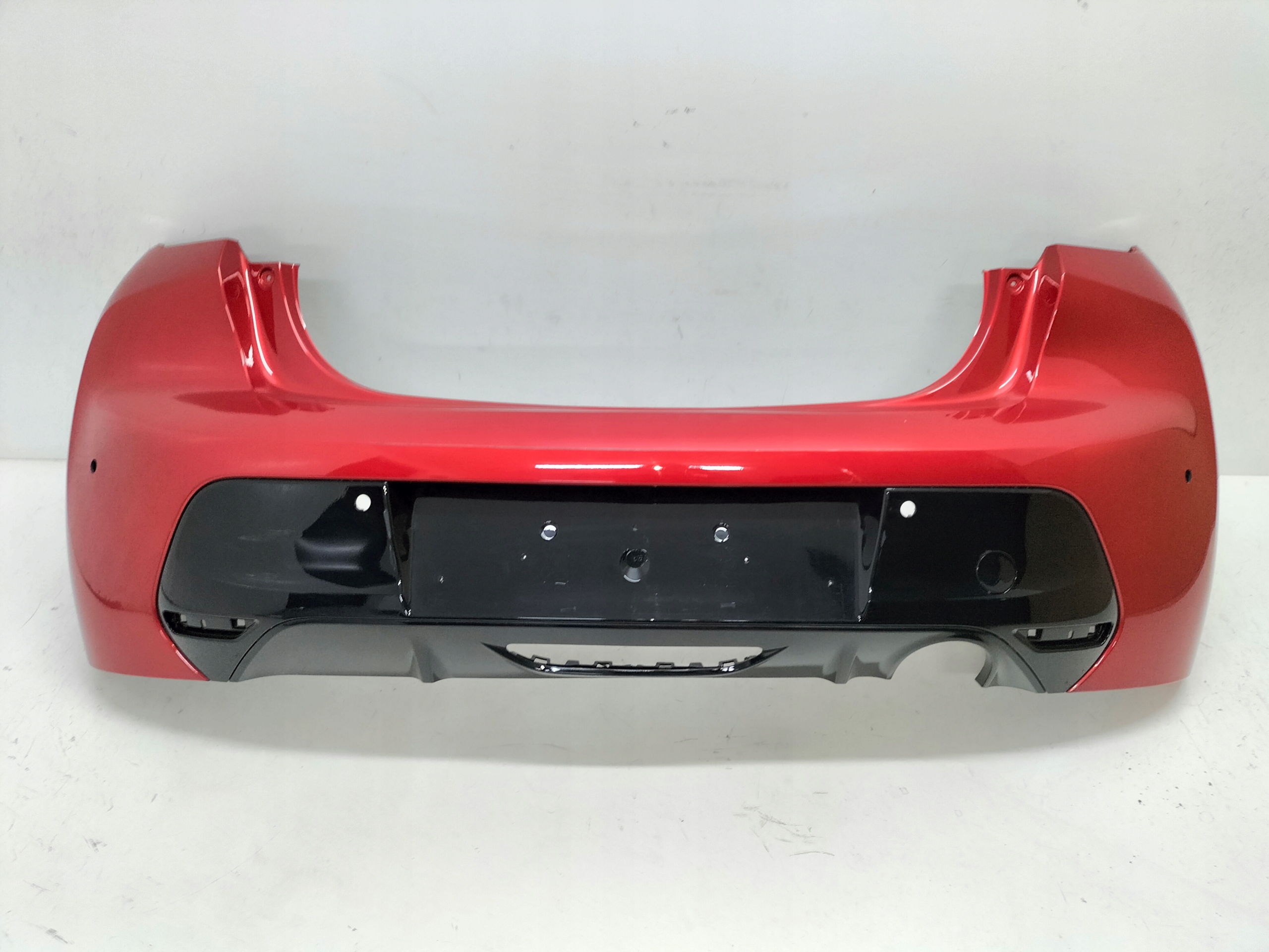 ZADNÝ NÁRAZNÍK PEUGEOT 208 II 19-