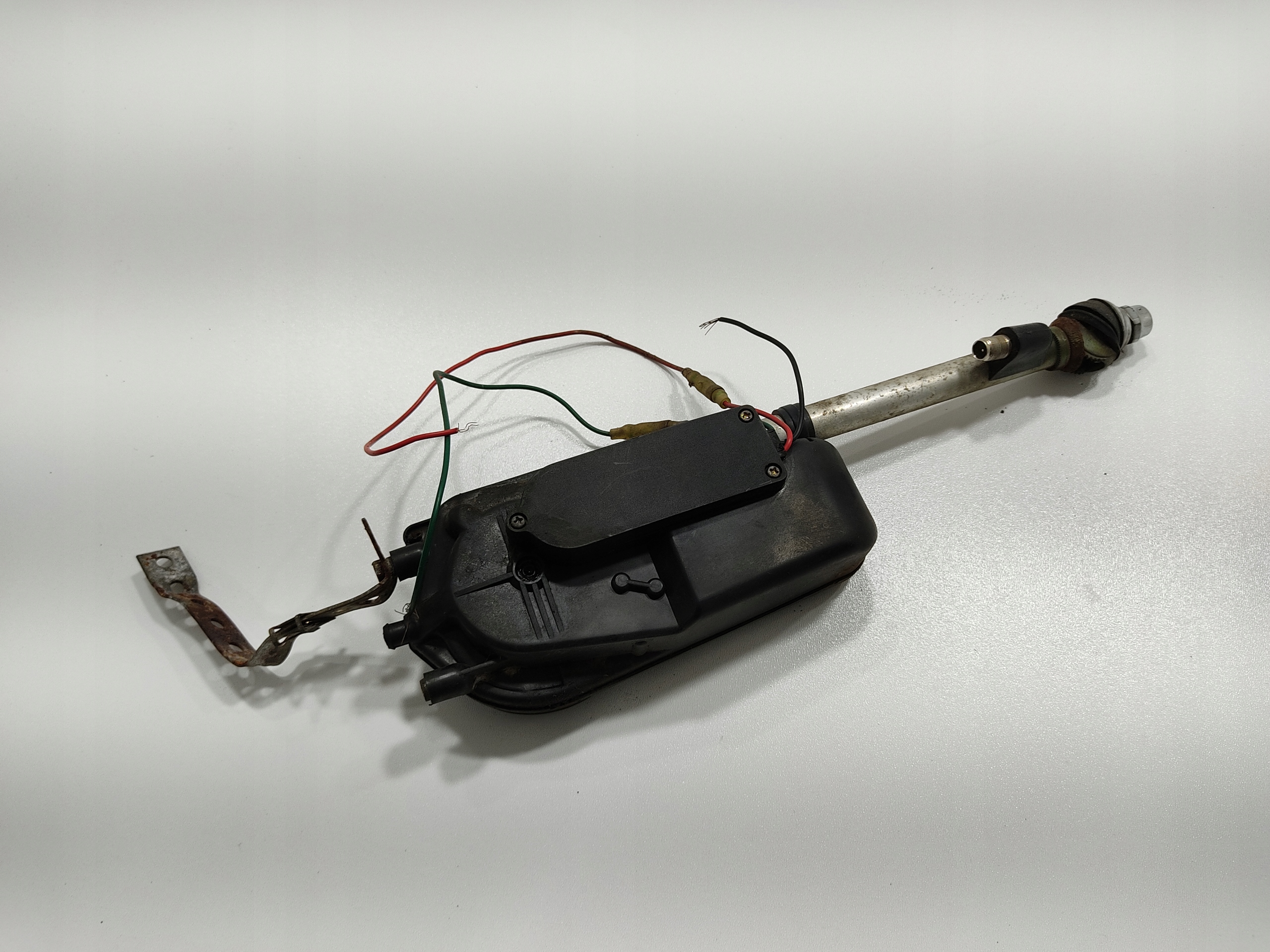 ANTENA RADIA ELEKTRICKE BMW 7 E23 1977-1986