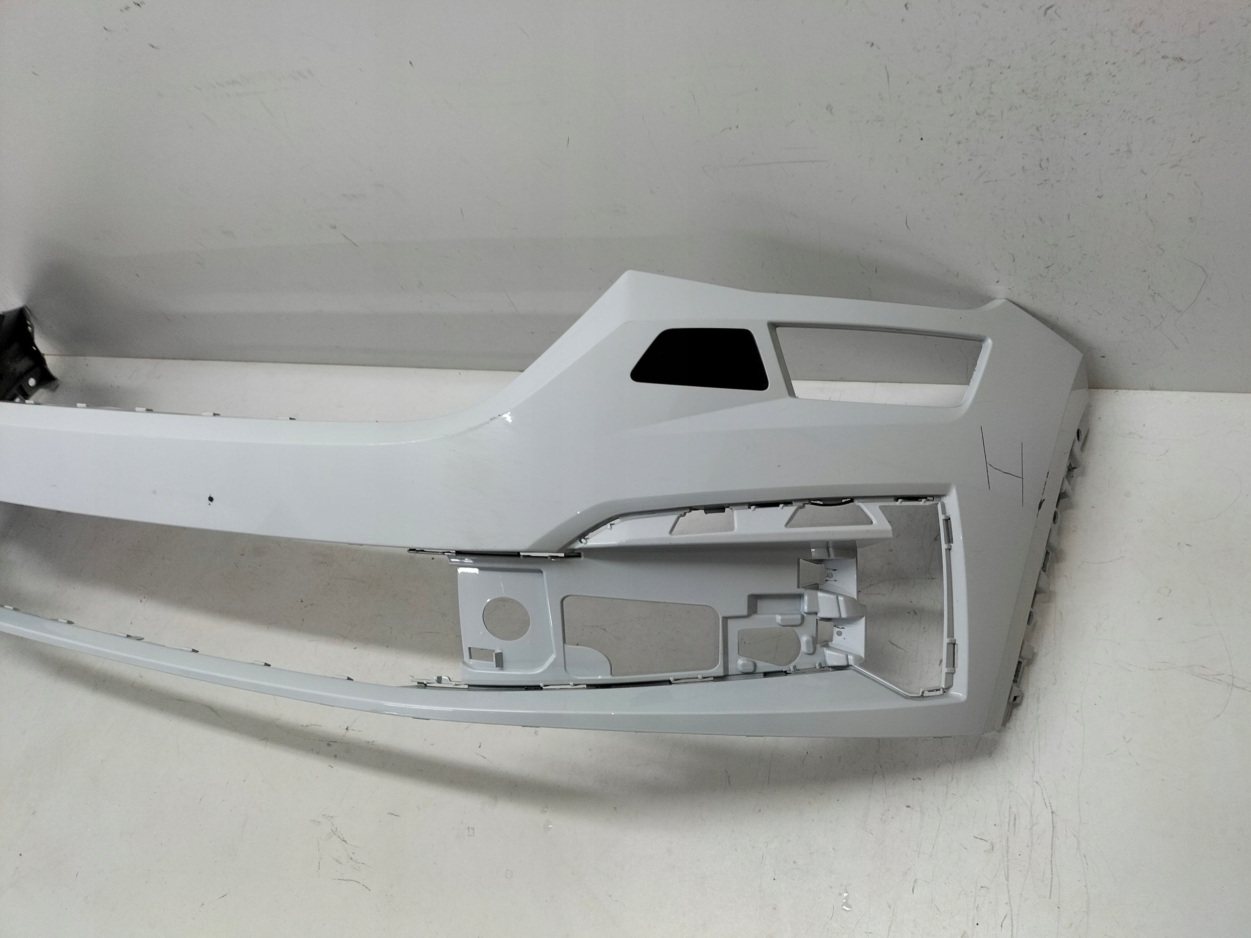 PREDNÝ NÁRAZNÍK SKODA KODIAQ LIFT 21-