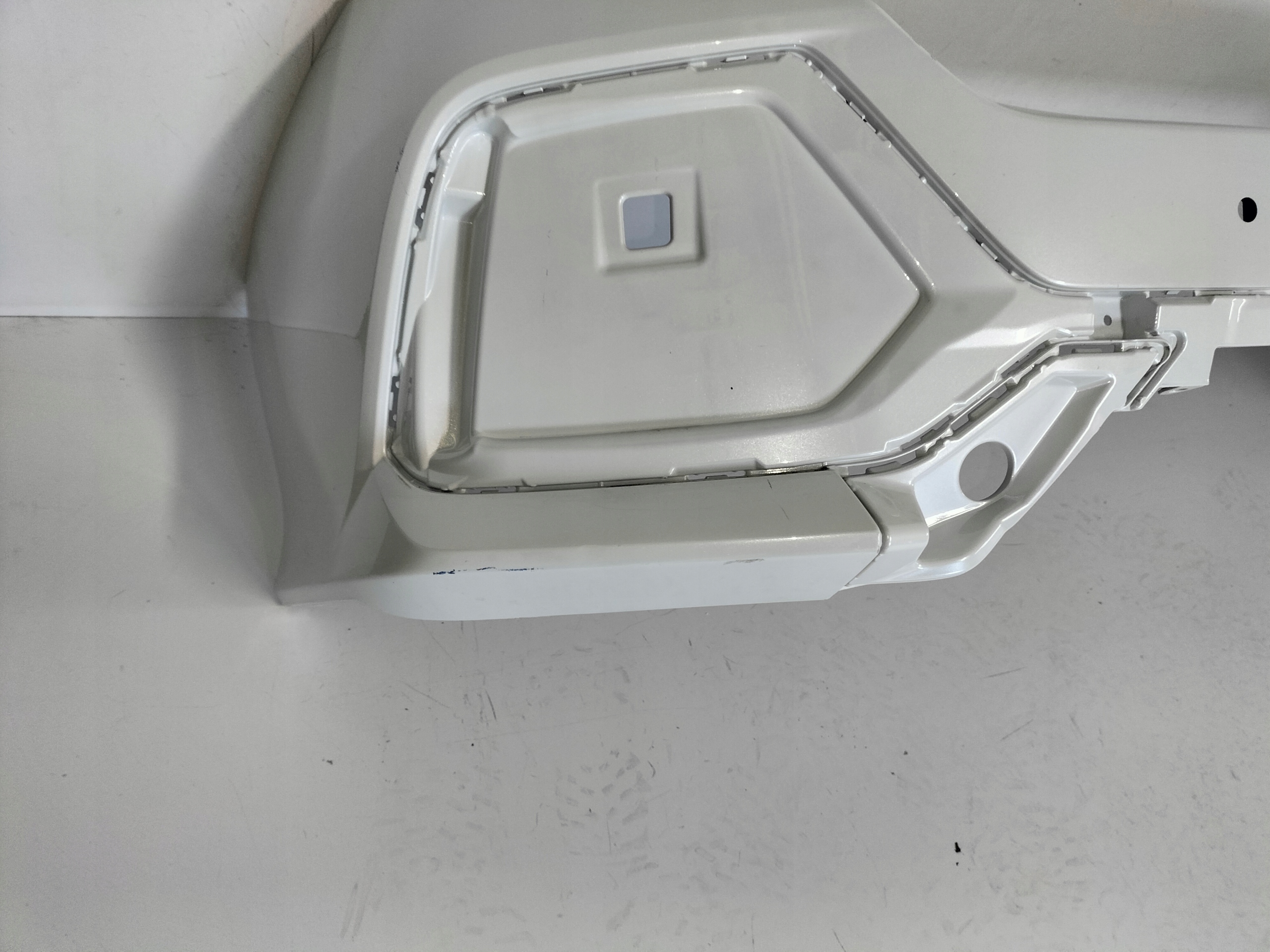 ZADNÝ NÁRAZNÍK HONDA CIVIC X 17- HB SPORT