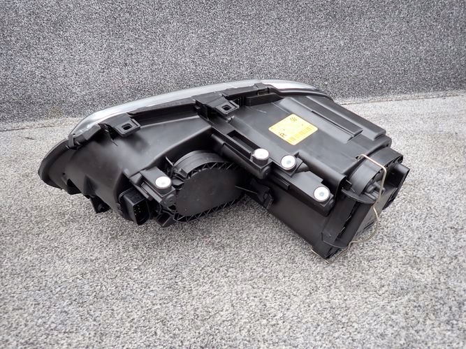 VW TOURAN 03-06 PRAVE PREDNE SVETLO