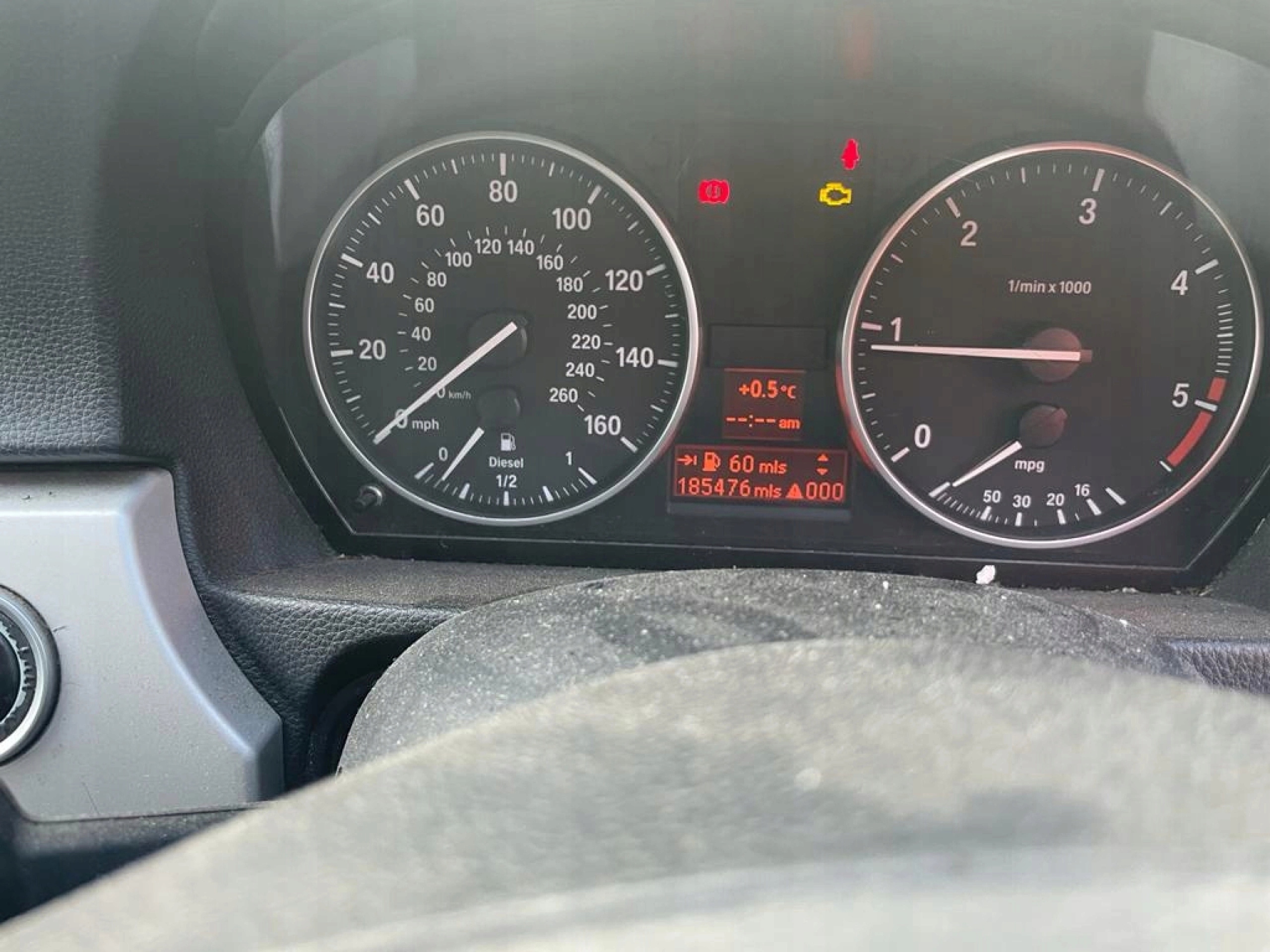 BMW E90 2.0D VSTREKOVACIA RAMPA 0445214183