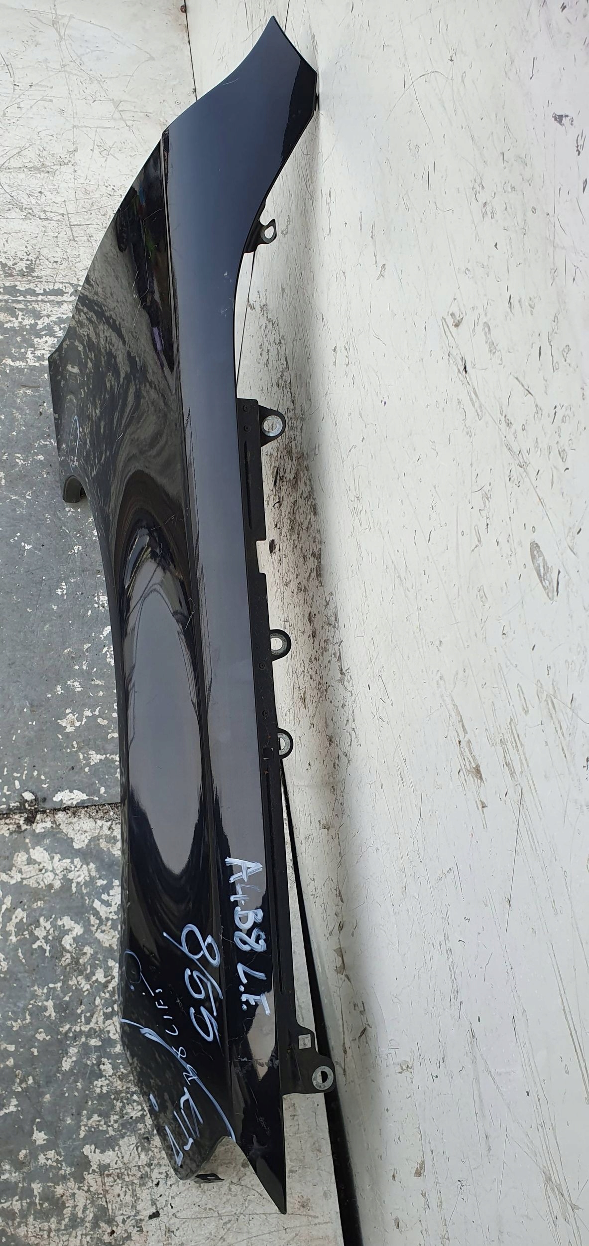 Audi A4 S4 B8 8K LIFT PRAVY PREDNY BLATNIK