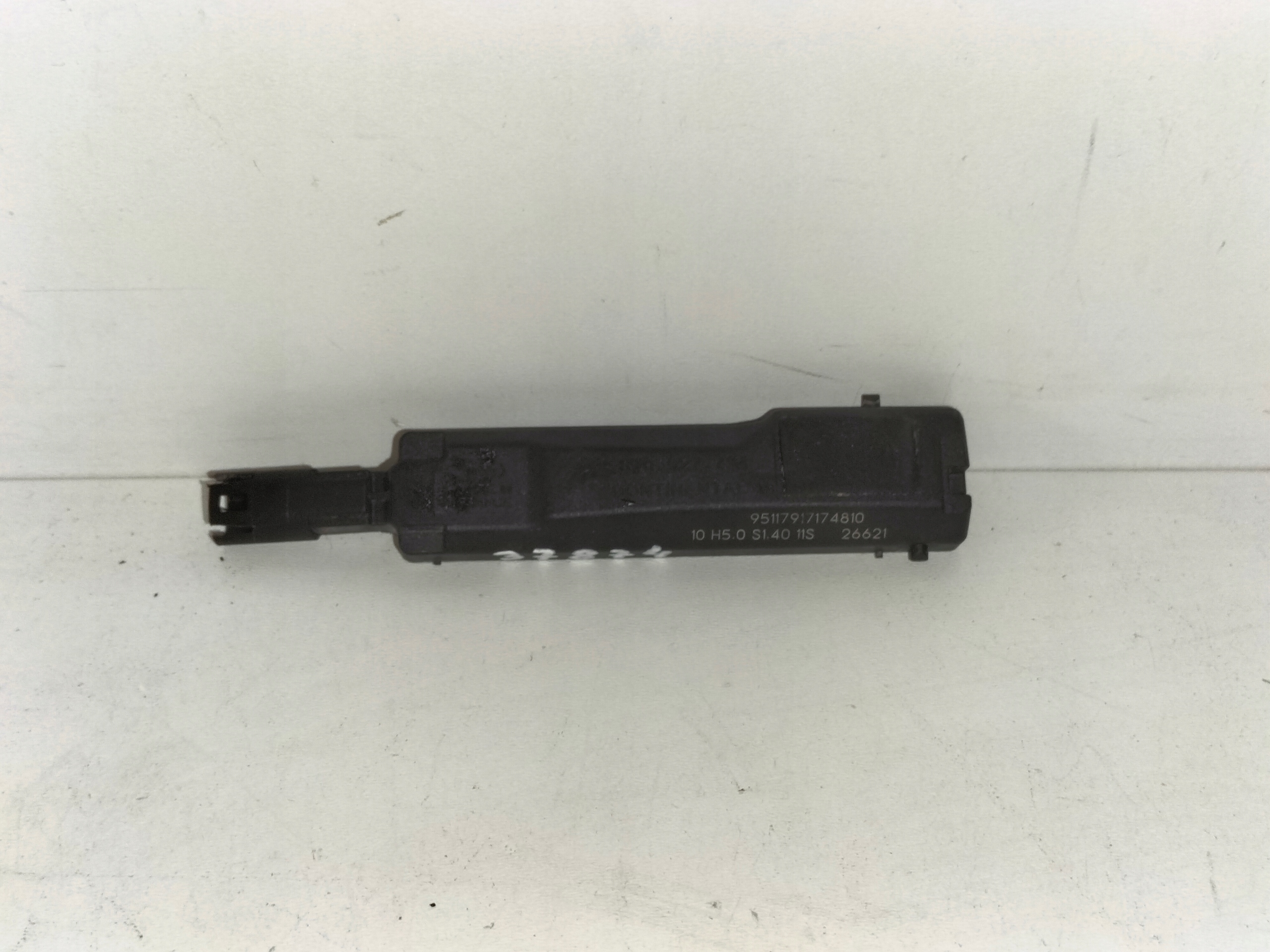 CIDLO KLUCKY KEYLESS SVETLOy AUDI A4 B9 15-