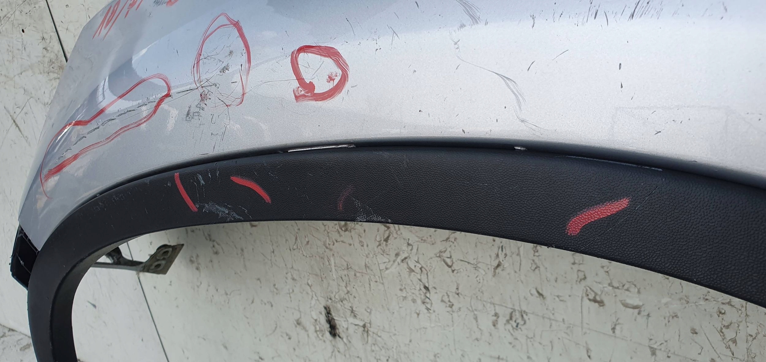 VwTiguan 1 5n ĽAVÝ PREDNÝ BLATNÍK
