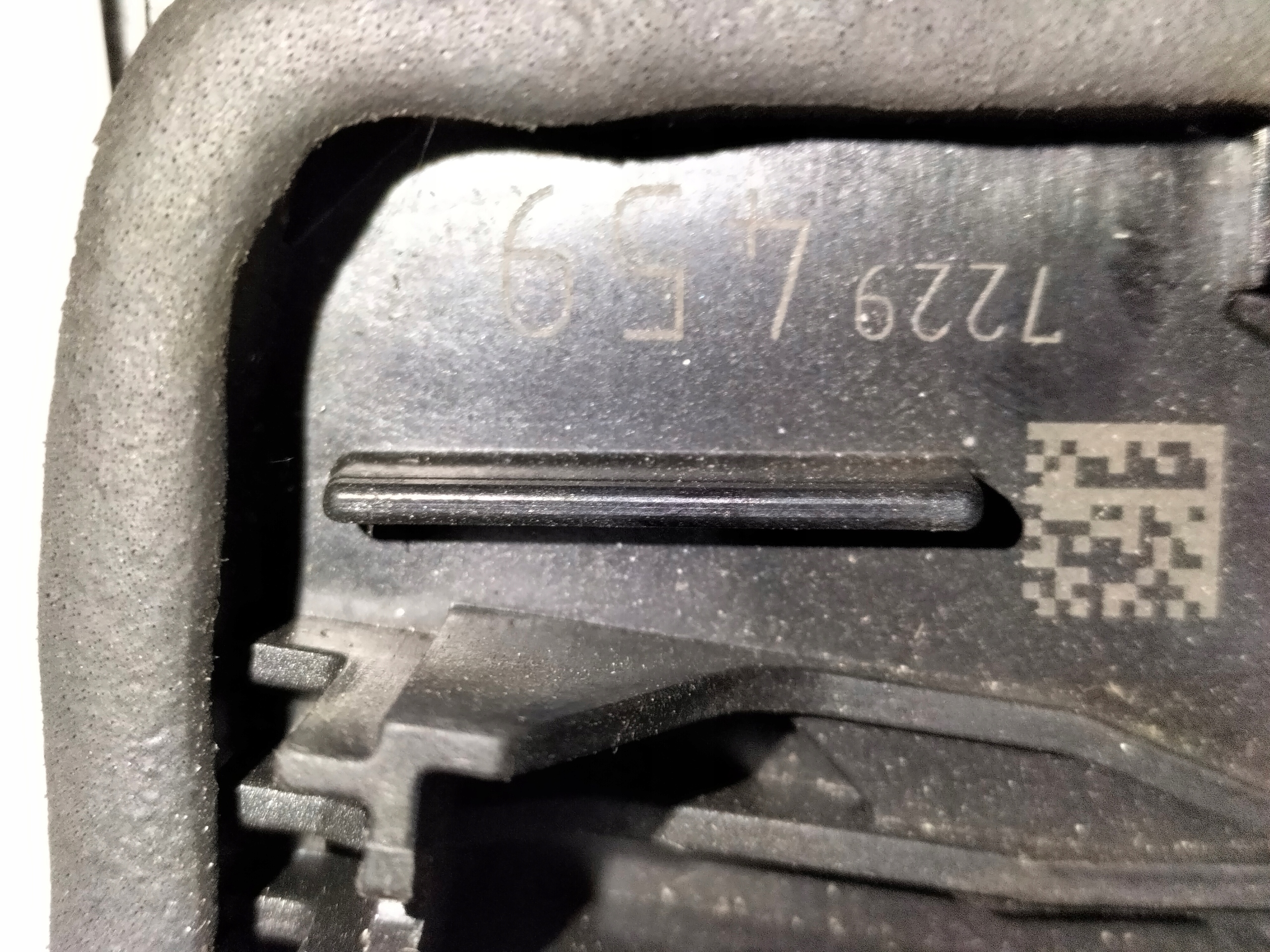 ZÁMOK ĽAVÝCH ZADNÝCH DVERÍ BMW X1 E84 09-