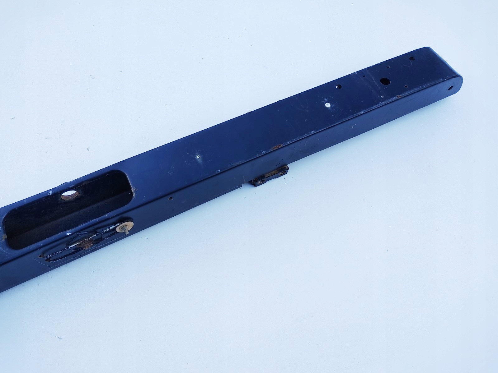 VÝSTUHA PRIEČKA POD PREDNÝ NÁRAZNÍK LAND ROVER DEFENDER 1999-2014