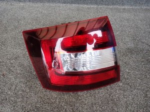 SKODA RAPID SPACEBACK LIFT 16- LAVE ZADNE SVETLO SKODA RAPID SPACEBACK LIFT 16- LAVE ZADNE SVETLO