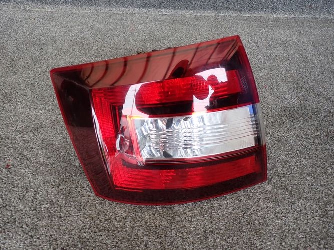 SKODA RAPID SPACEBACK LIFT 16- LAVE ZADNE SVETLO
