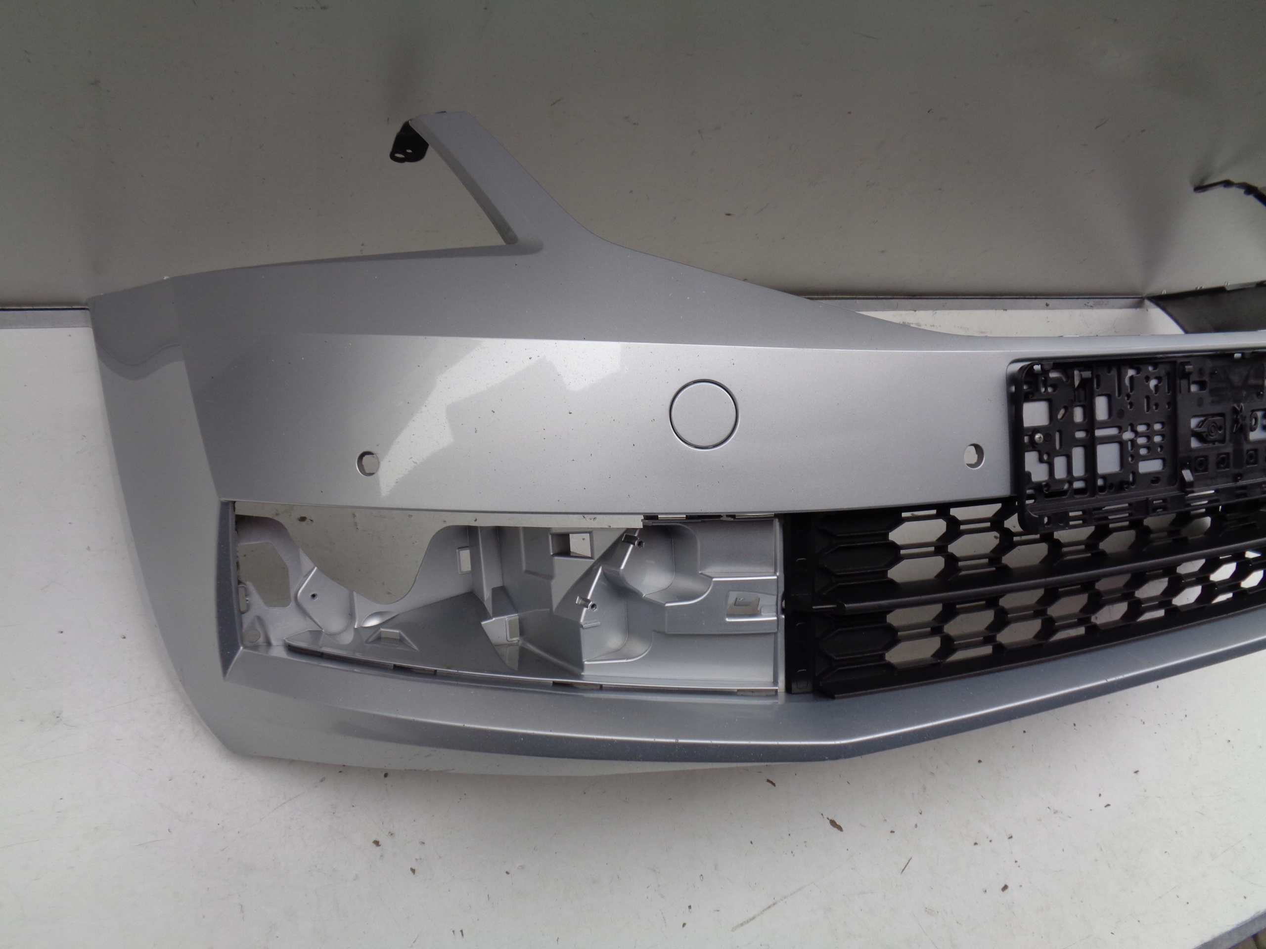 PREDNÝ NÁRAZNÍK SKODA OCTAVIA III 3 5E 16- LIFT NR 39622