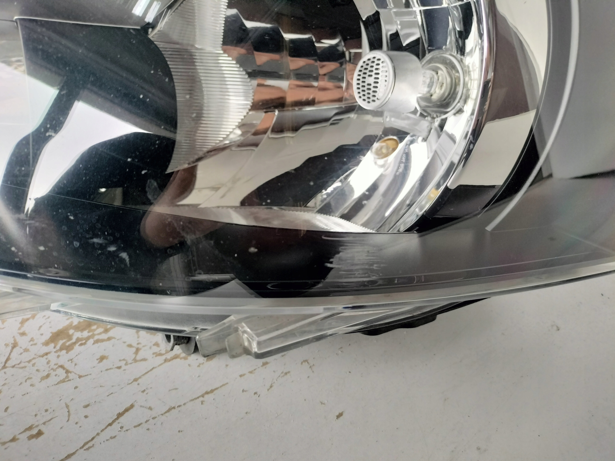 LAVE PREDNE SVETLO VW T5 7E 7E0 09-15 LIFT