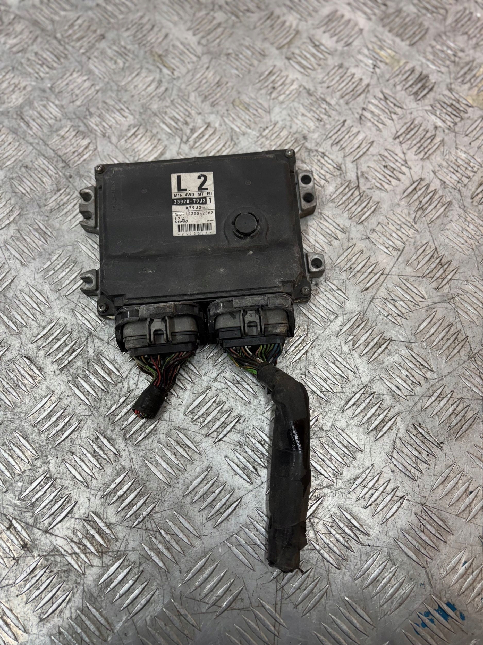 RIADIACA JEDNOTKA MOTORA FIAT SEDICI SX4 1.6 16V 33920-79J21