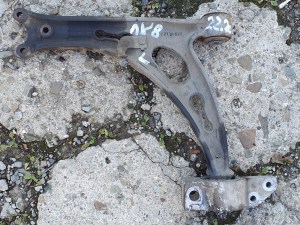 VW SCIROCCO ĽAVÉ PREDNÉ RAMENO 1K0407153G VW SCIROCCO ĽAVÉ PREDNÉ RAMENO 1K0407153G