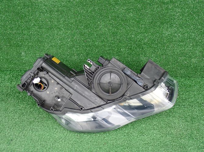 AUDI A1 BI XENON LED 10- LAVE PREDNE SVETLO
